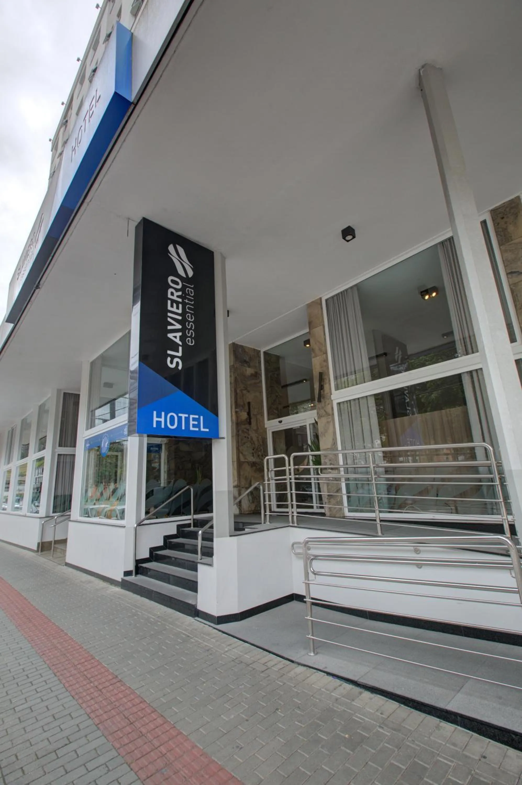 Facade/entrance in Slaviero Blumenau