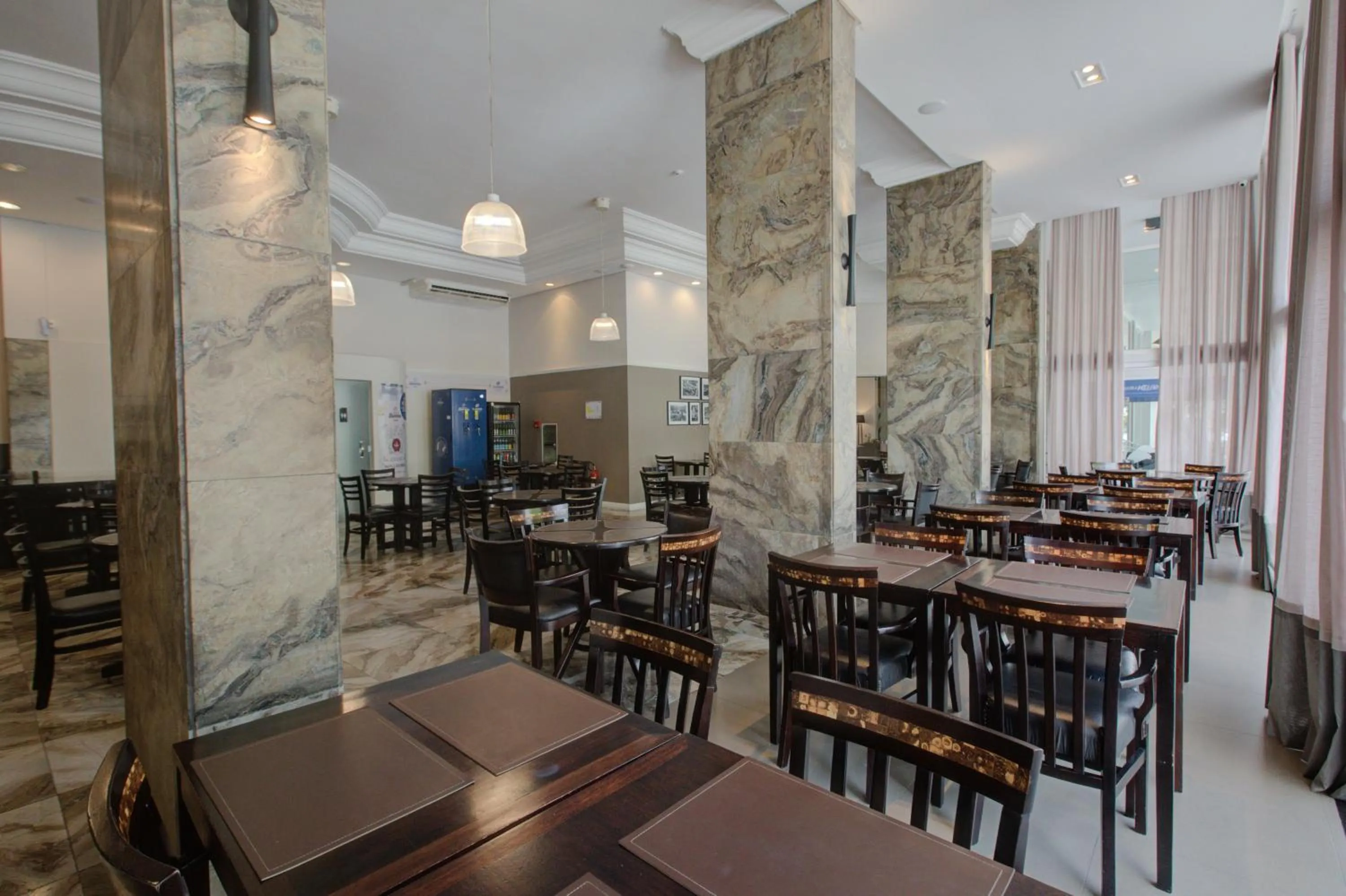 Restaurant/places to eat in Slaviero Blumenau