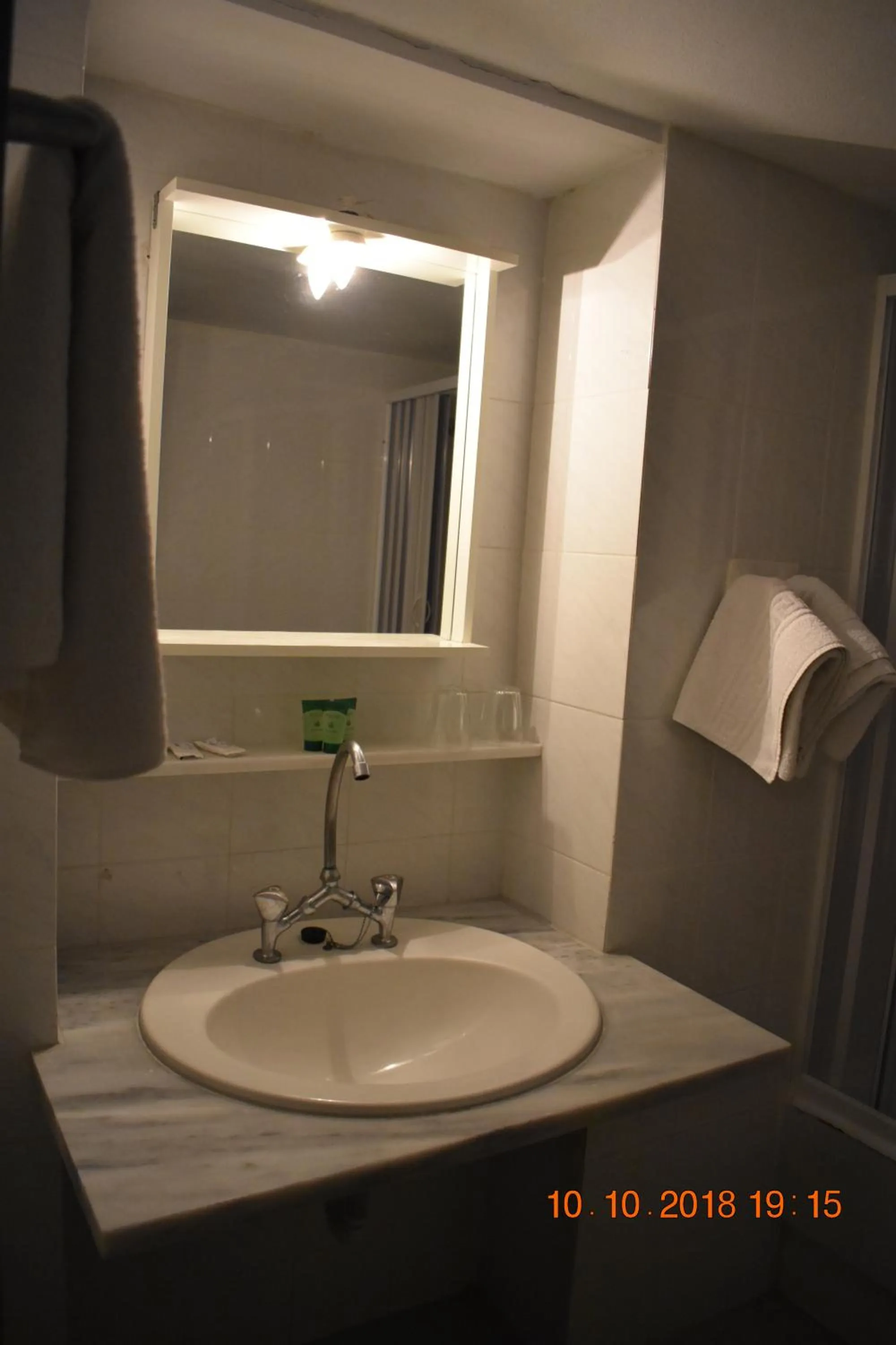 Bathroom in Vecchio Hotel