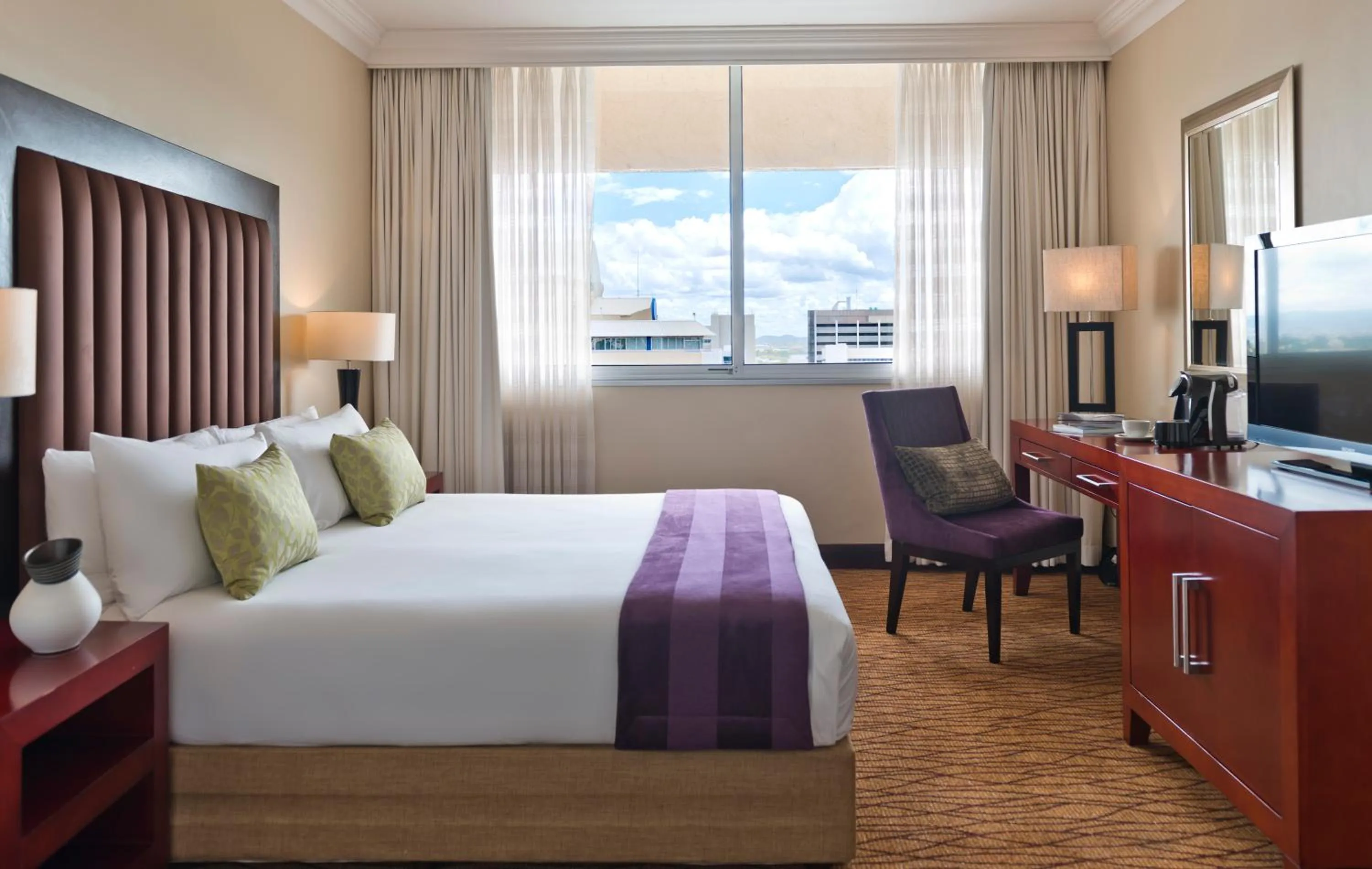 Bedroom, Bed in Avani Windhoek Hotel & Casino