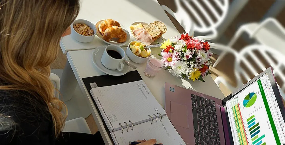 Food and drinks in Amerian Rafaela Hotel