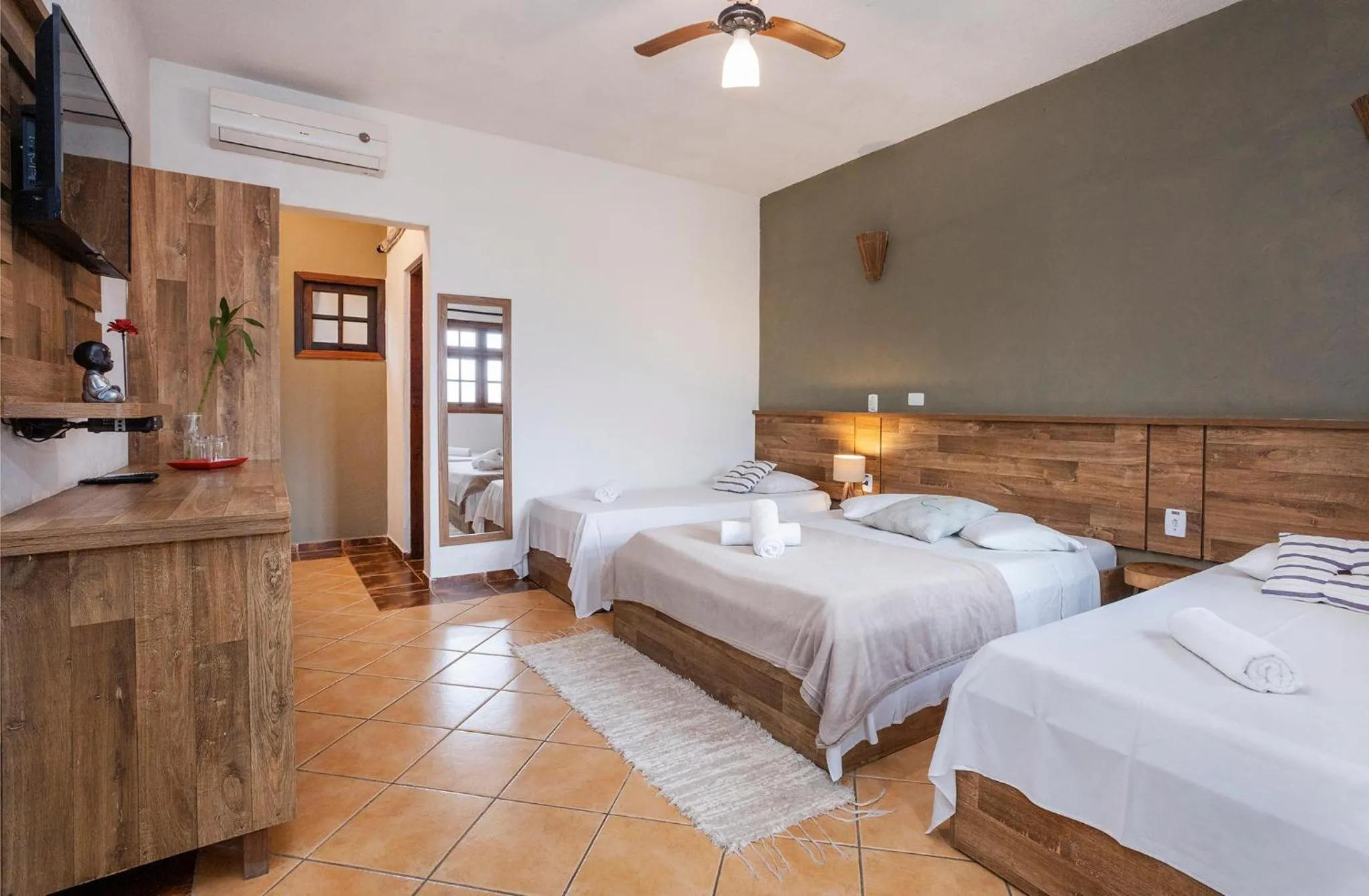 Photo of the whole room, Bed in Pousada In Bali - Maresias