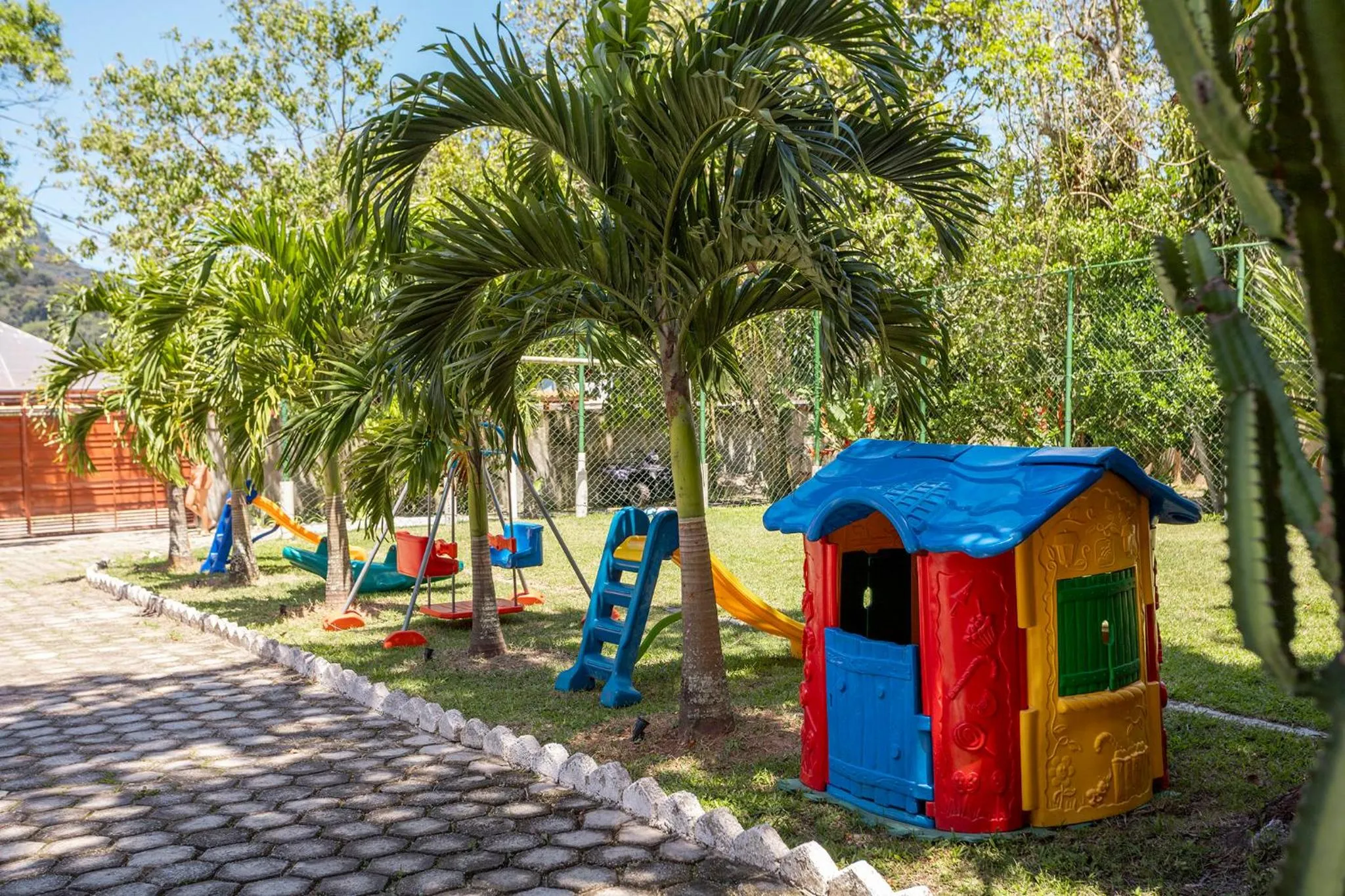 Children play ground in Pousada In Bali - Maresias