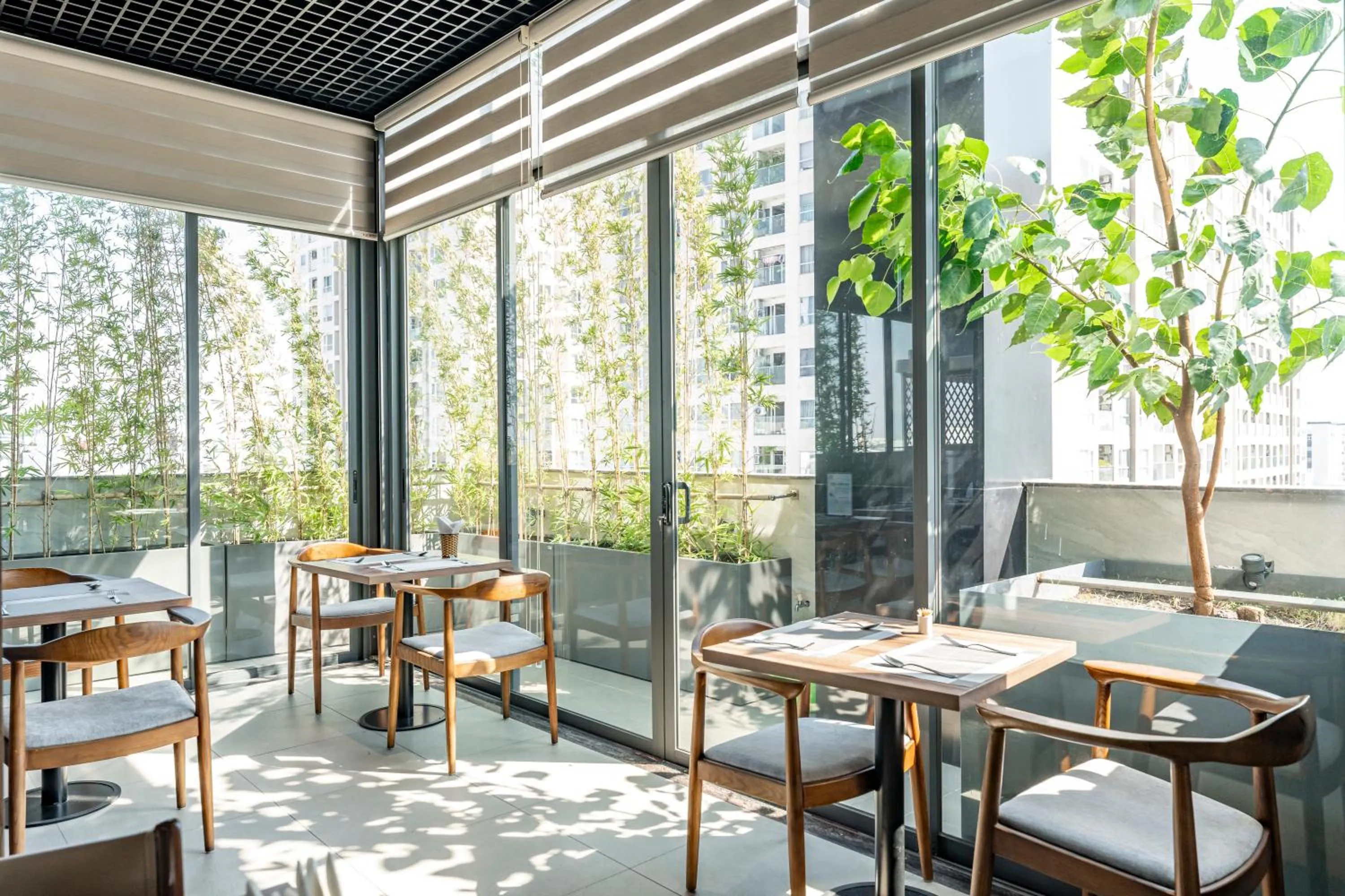 Restaurant/places to eat in Thanh Long Hotel - Tra Khuc