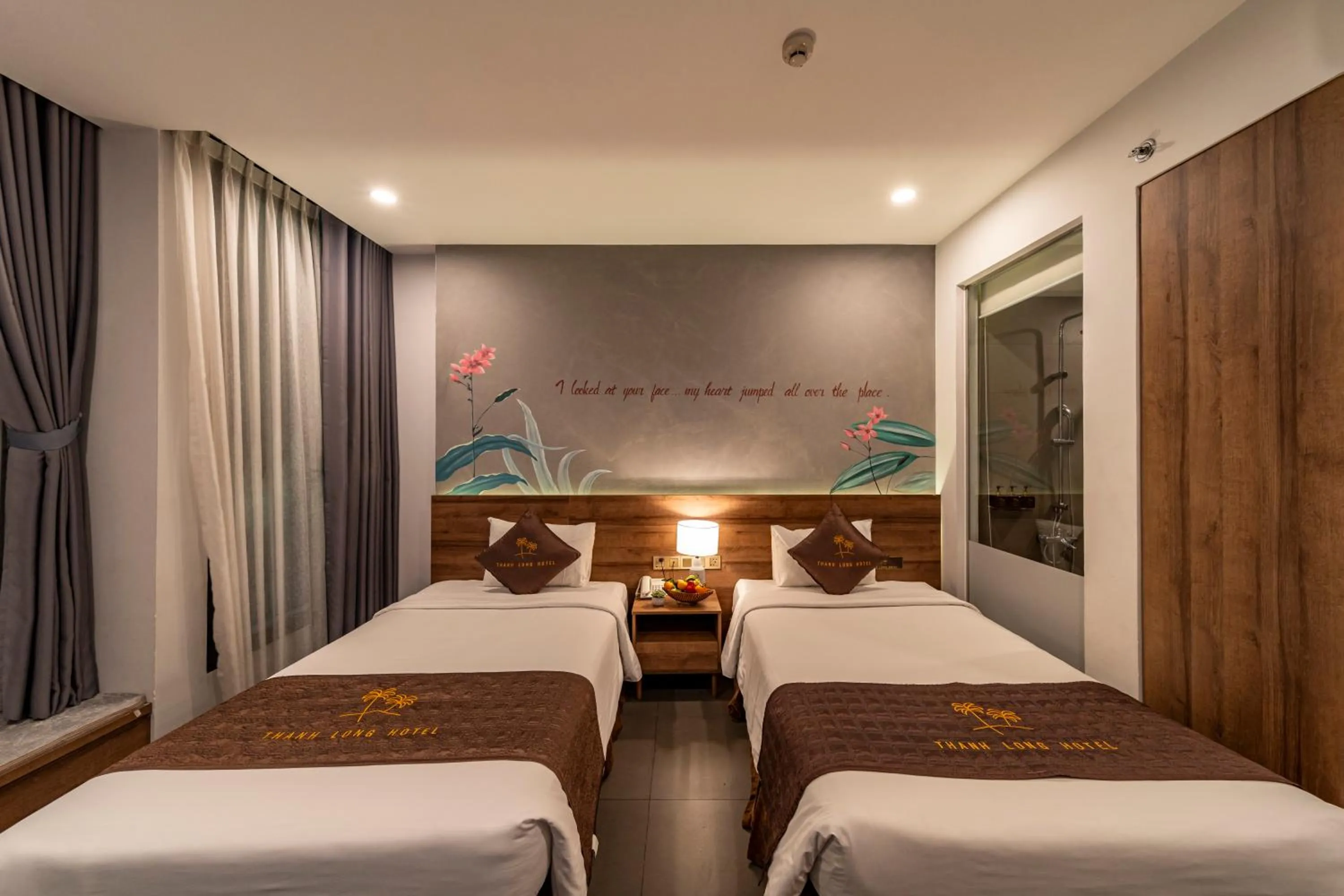 Bed in Thanh Long Hotel - Tra Khuc