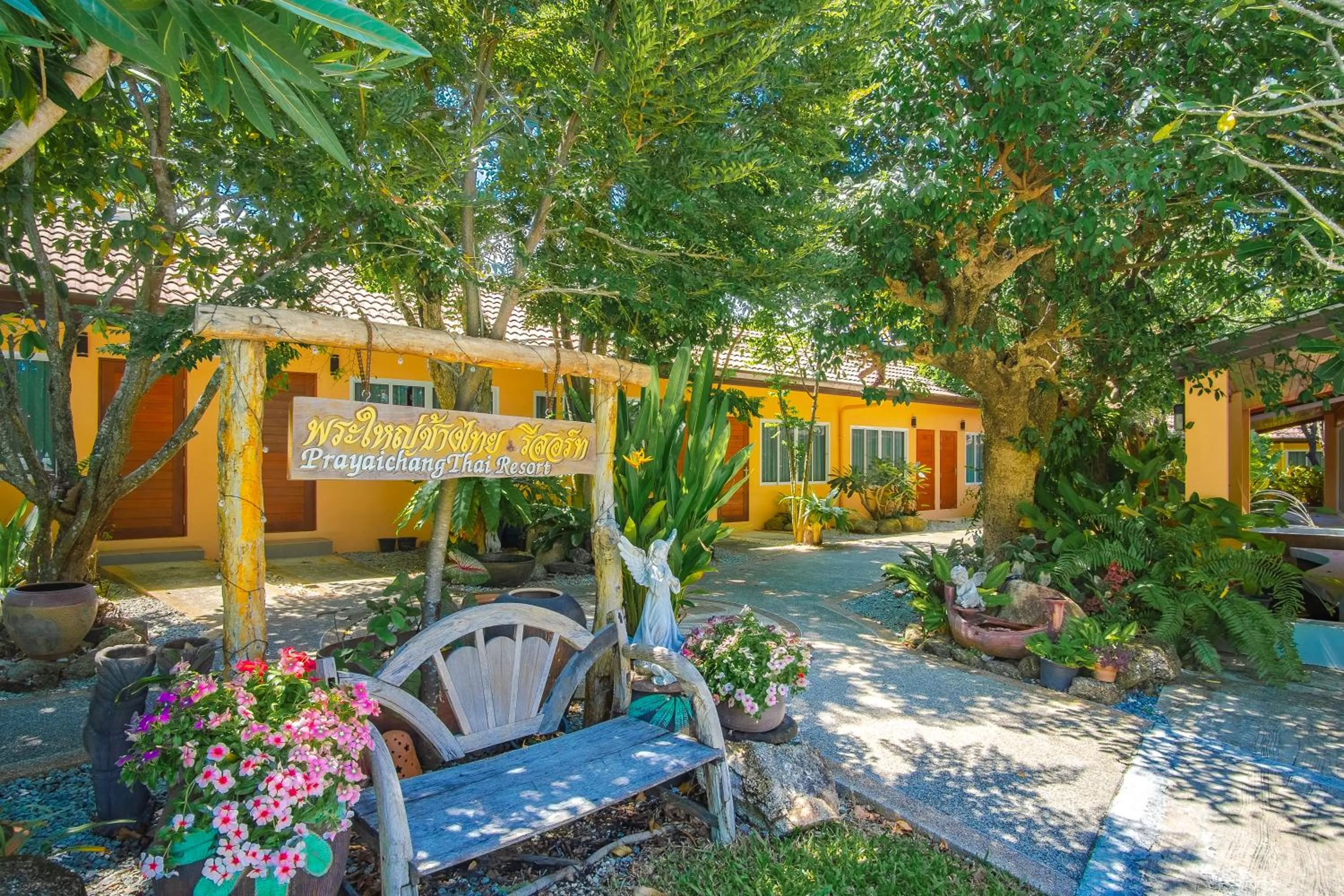 Property building in Prayai Changthai Resort