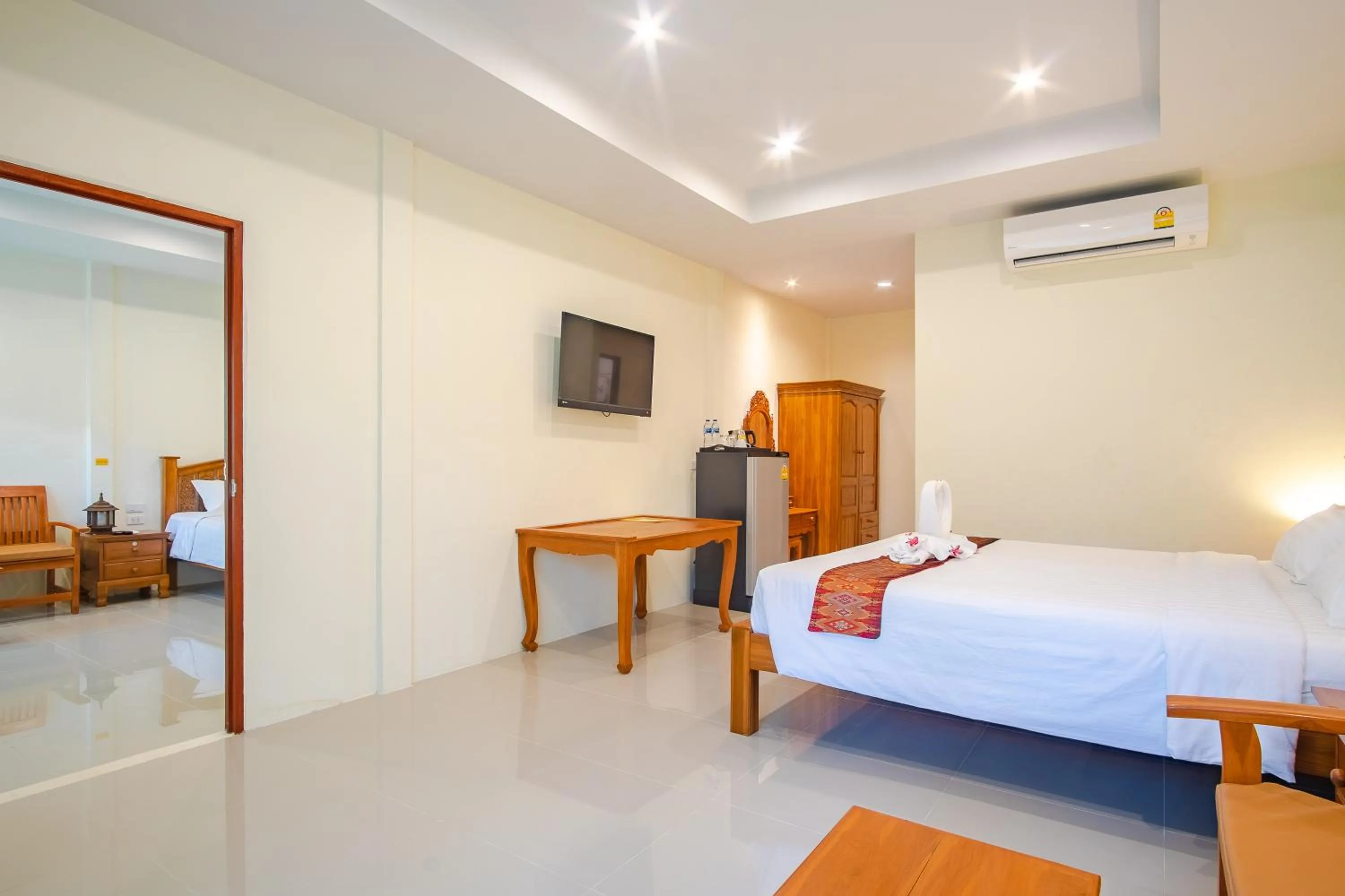 Photo of the whole room, Bed in Prayai Changthai Resort