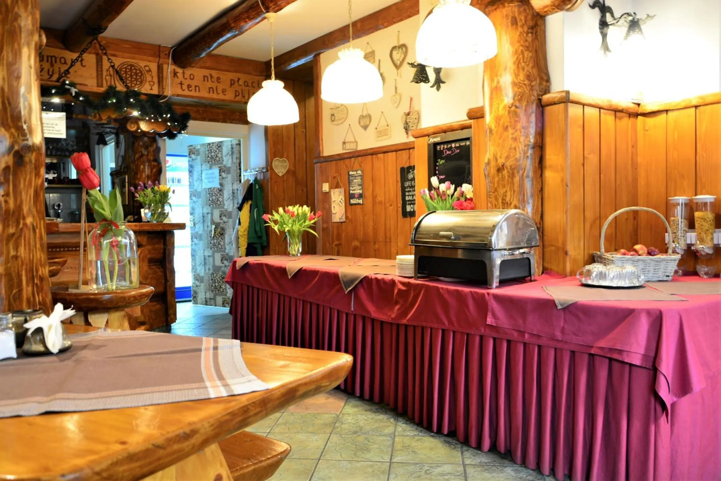 Restaurant/places to eat in Czarna Willa