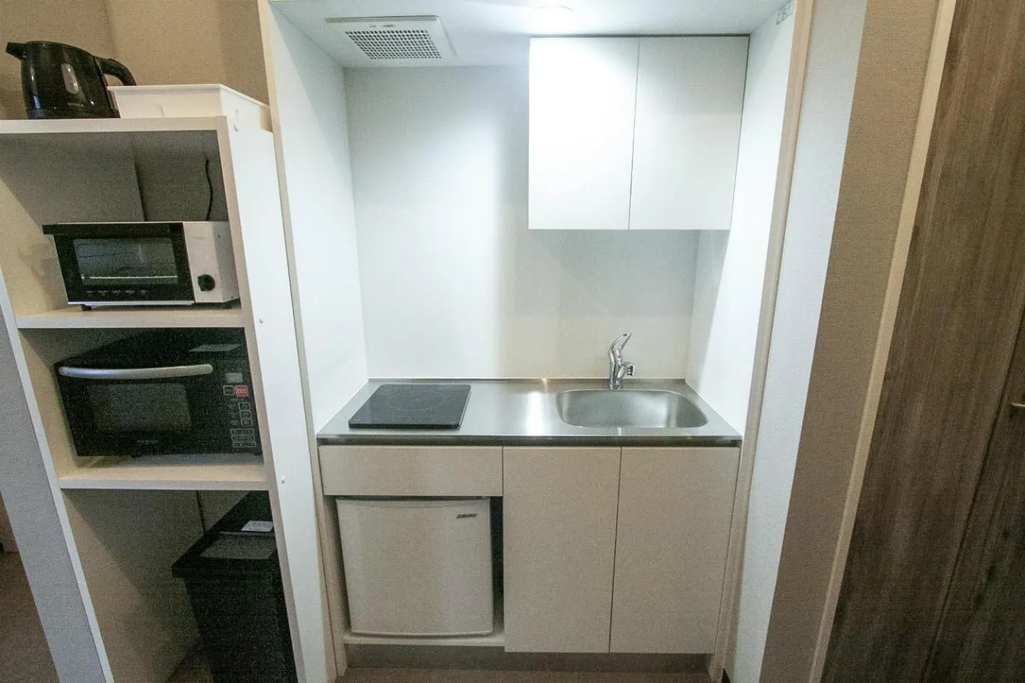 Kitchen or kitchenette in Hotel Ekolu