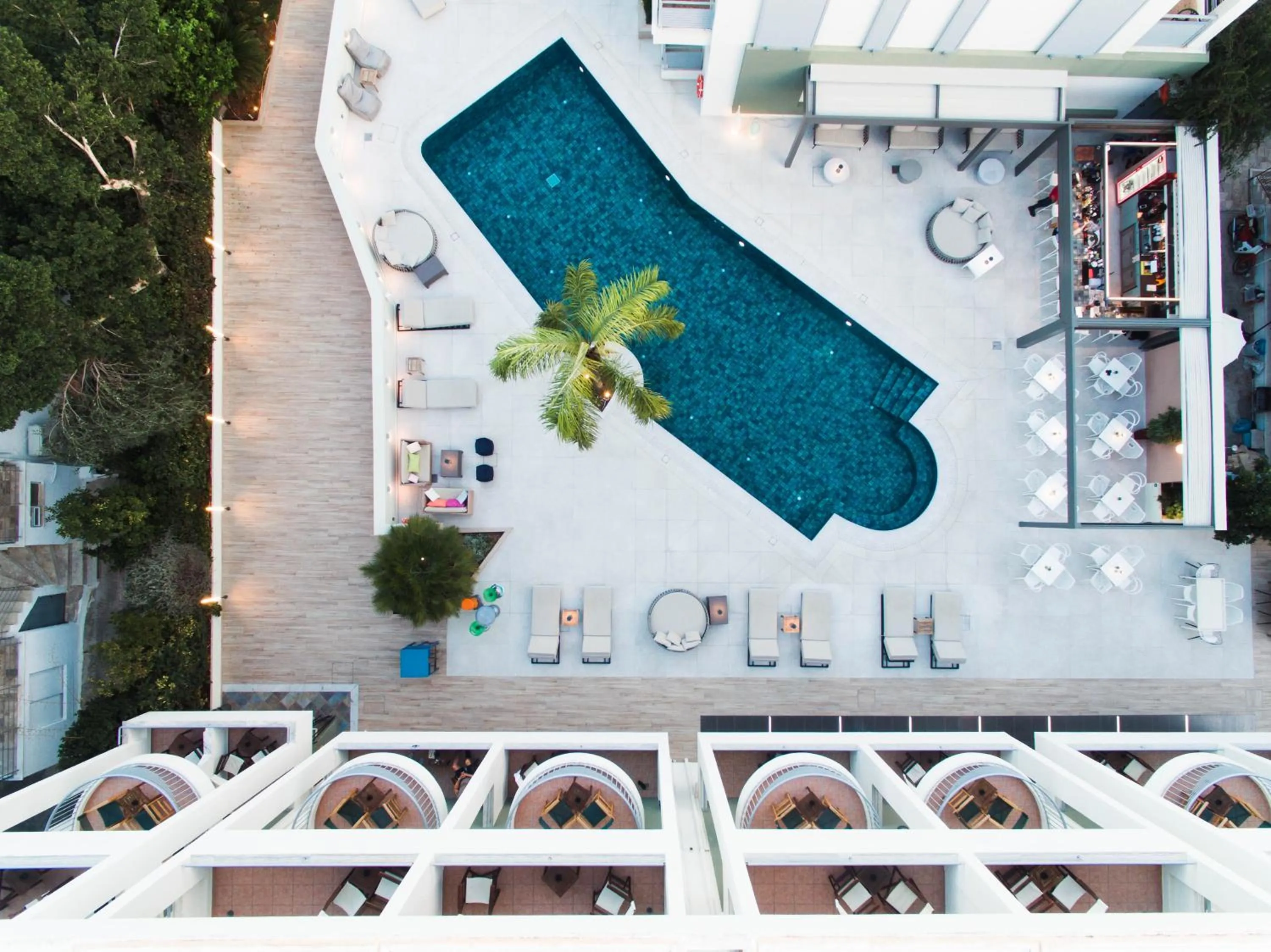 Property building in Flisvos Royal Hotel & Suites