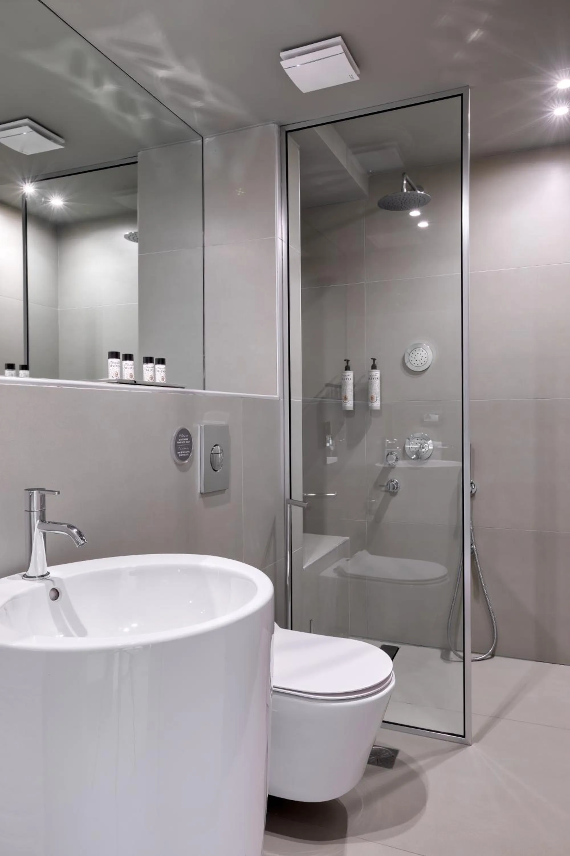 Bathroom in Flisvos Royal Hotel & Suites