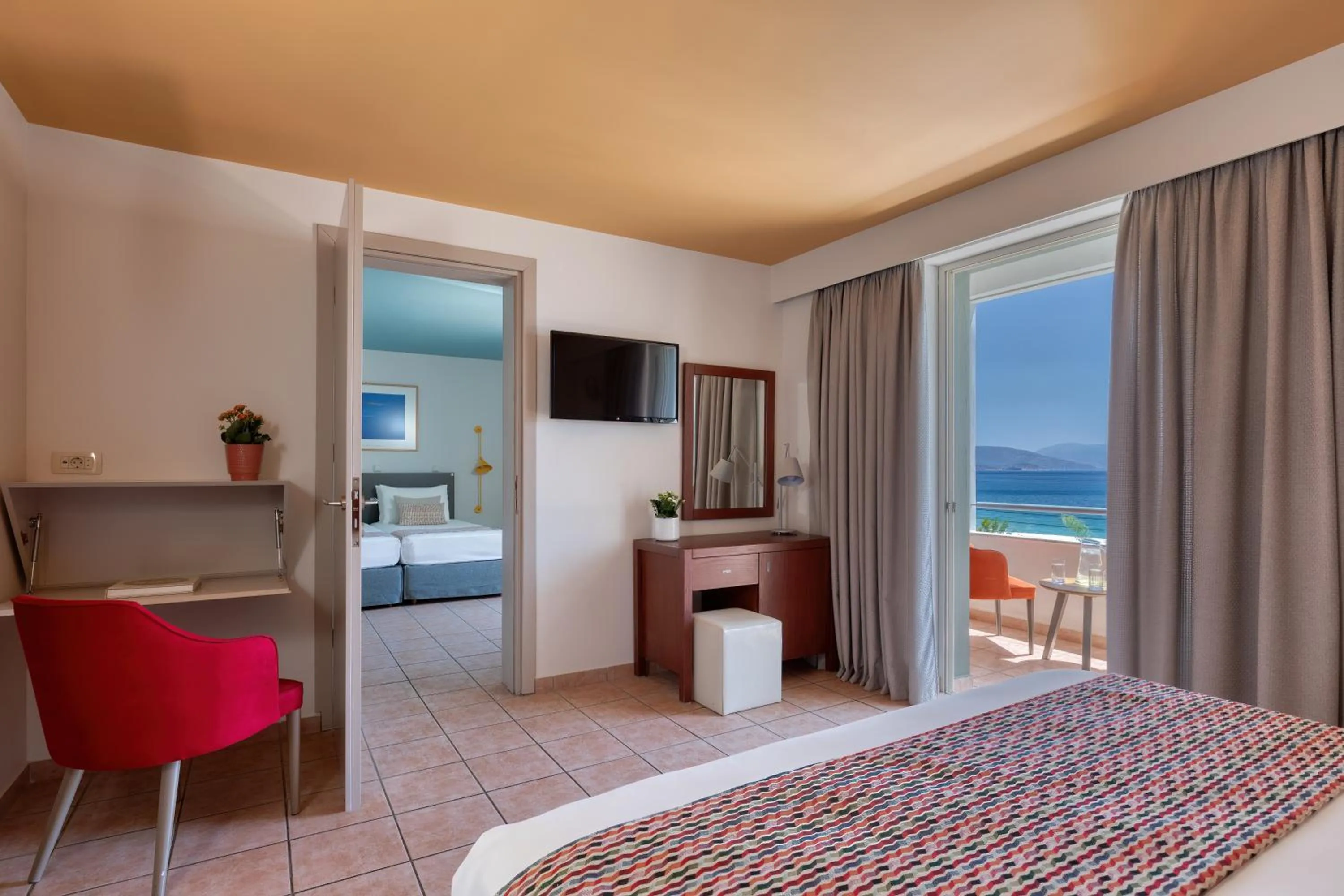 View (from property/room), Bed in Flisvos Royal Hotel & Suites