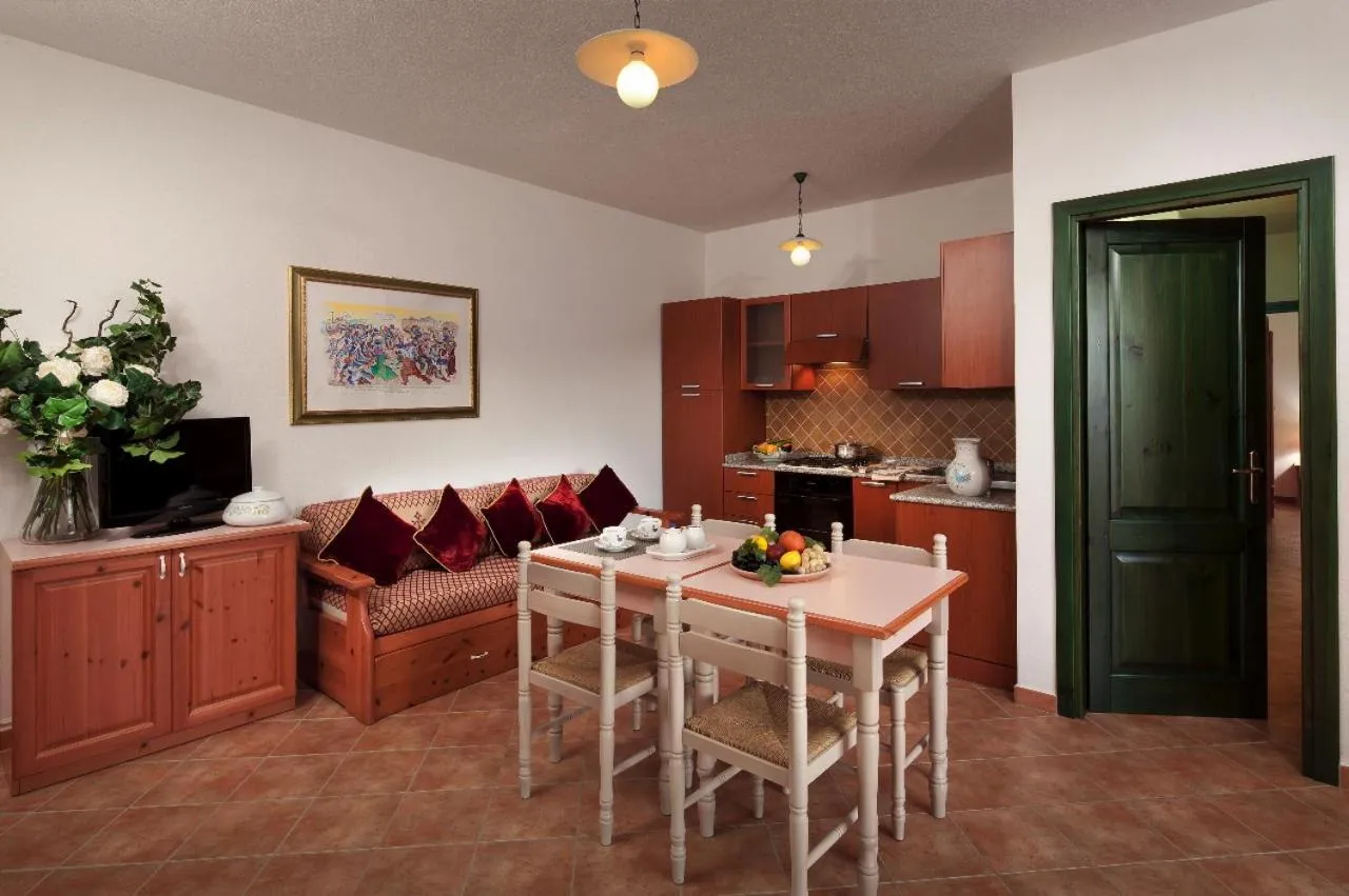 Dining area in Appartamenti Le Ginestre e Gli Oleandri