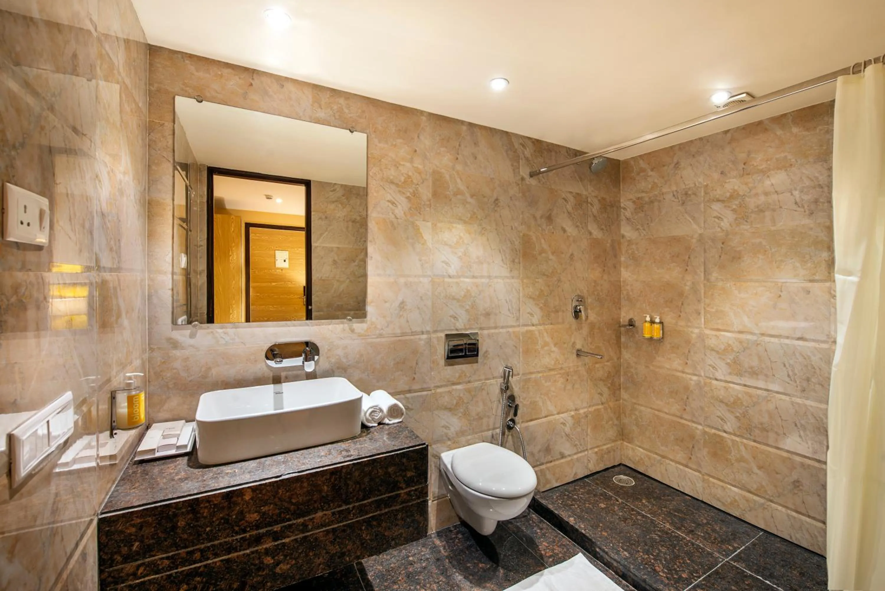 Shower in Bloom Boutique l Ranjit Avenue