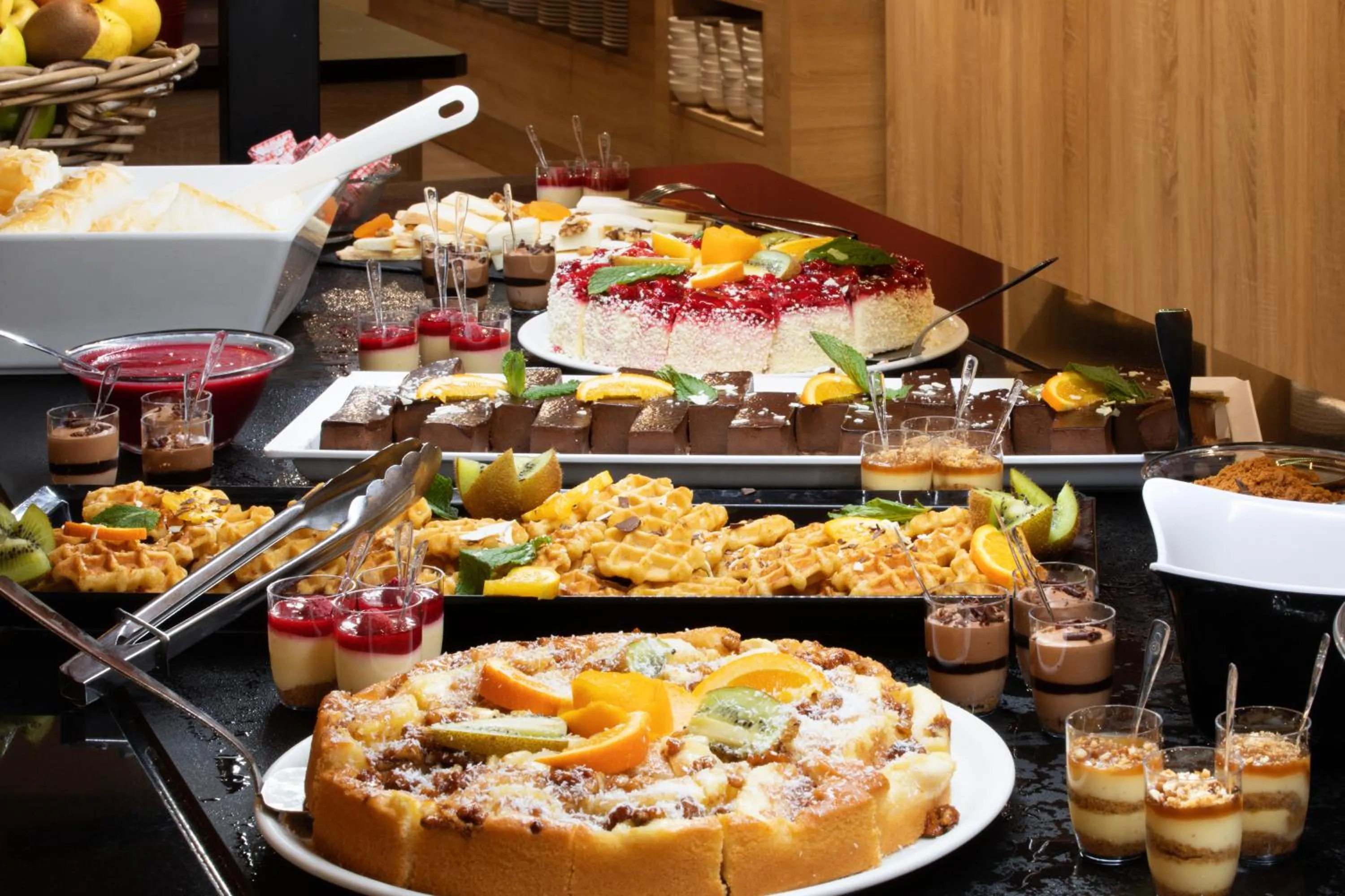 Restaurant/places to eat in SOWELL HOTELS L'Olivier