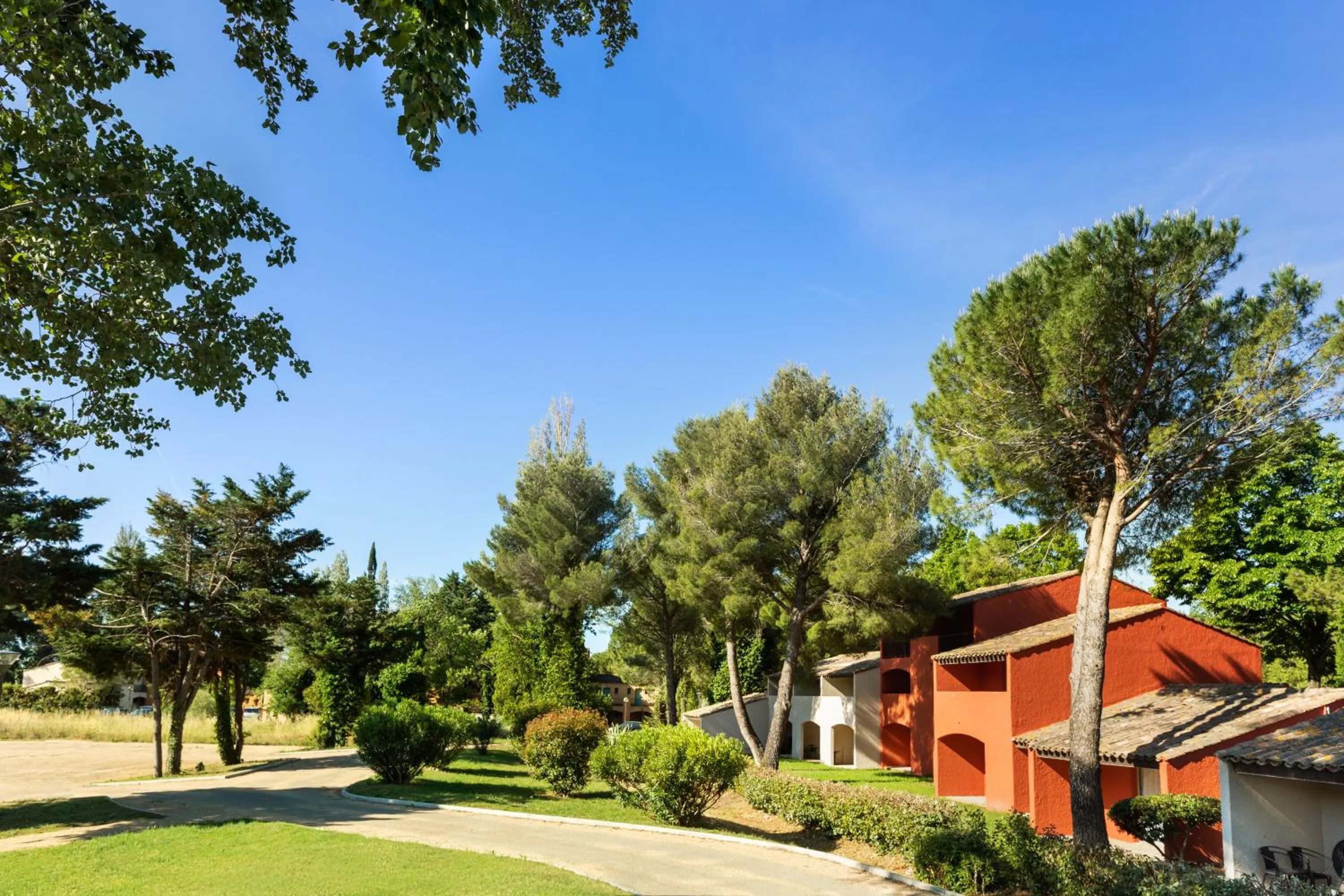 Facade/entrance in SOWELL HOTELS L'Olivier