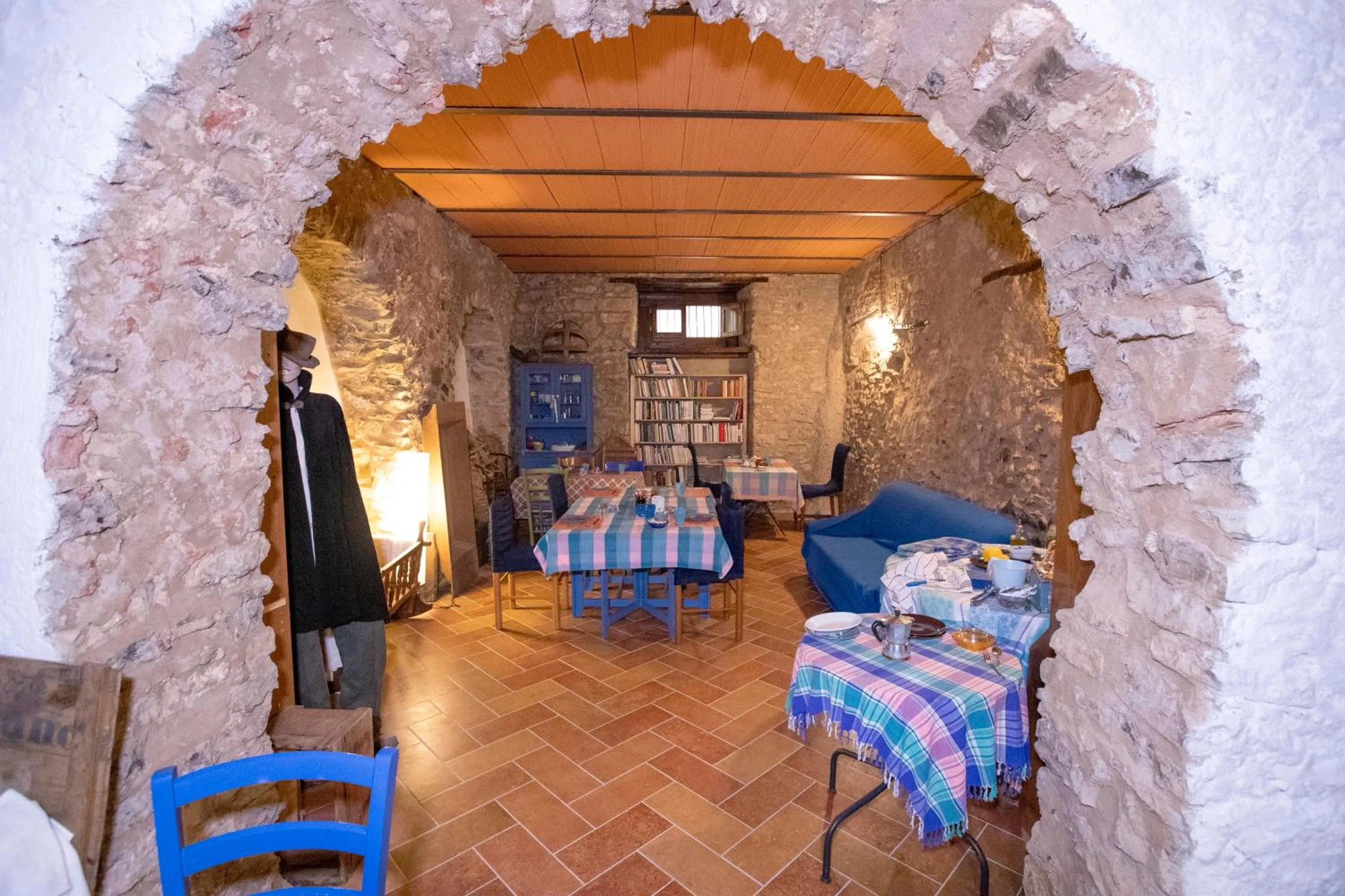 Library in La Casa sul Blu Albergo Diffuso