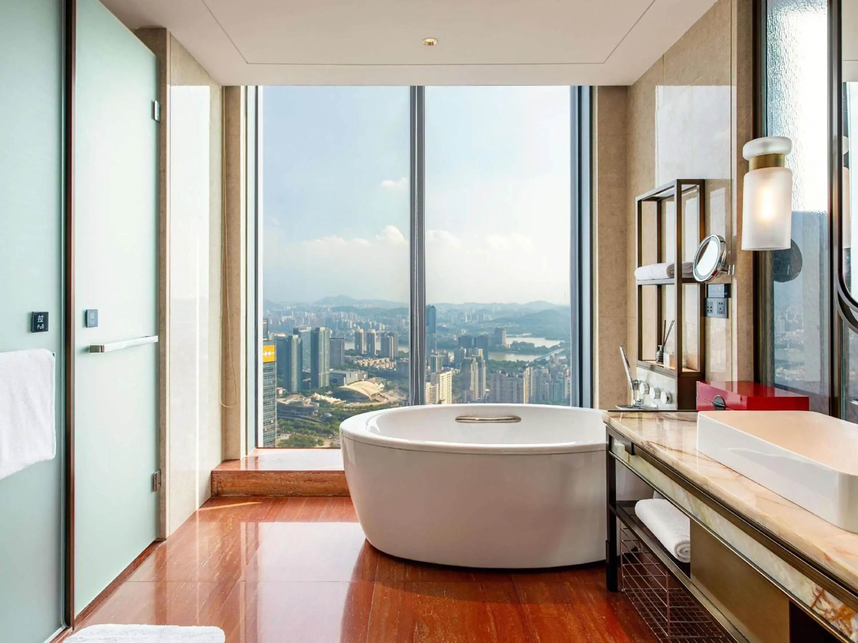 Superior Twin Room with River View in Pullman Huizhou Kaisa Superior Twin Room with River View in Pullman Huizhou Kaisa