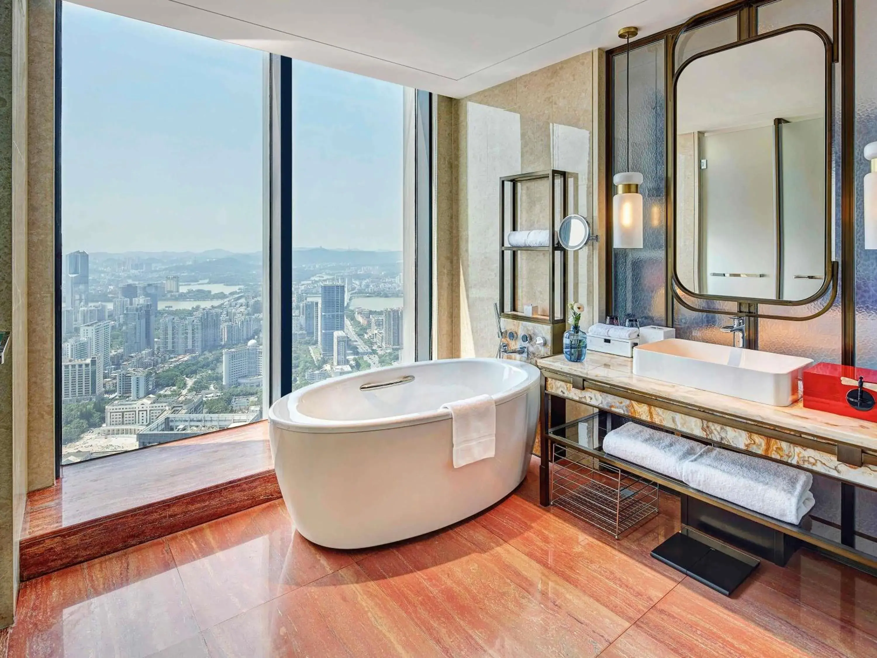 Deluxe Double Room with River View in Pullman Huizhou Kaisa Deluxe Double Room with River View in Pullman Huizhou Kaisa