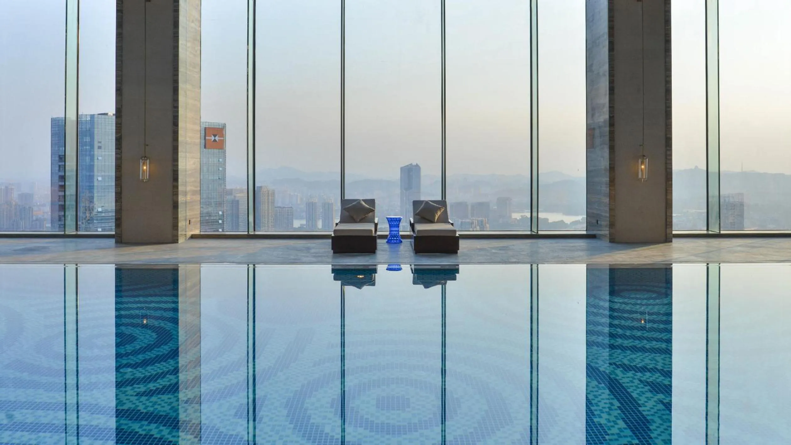 Swimming pool in Pullman Huizhou Kaisa