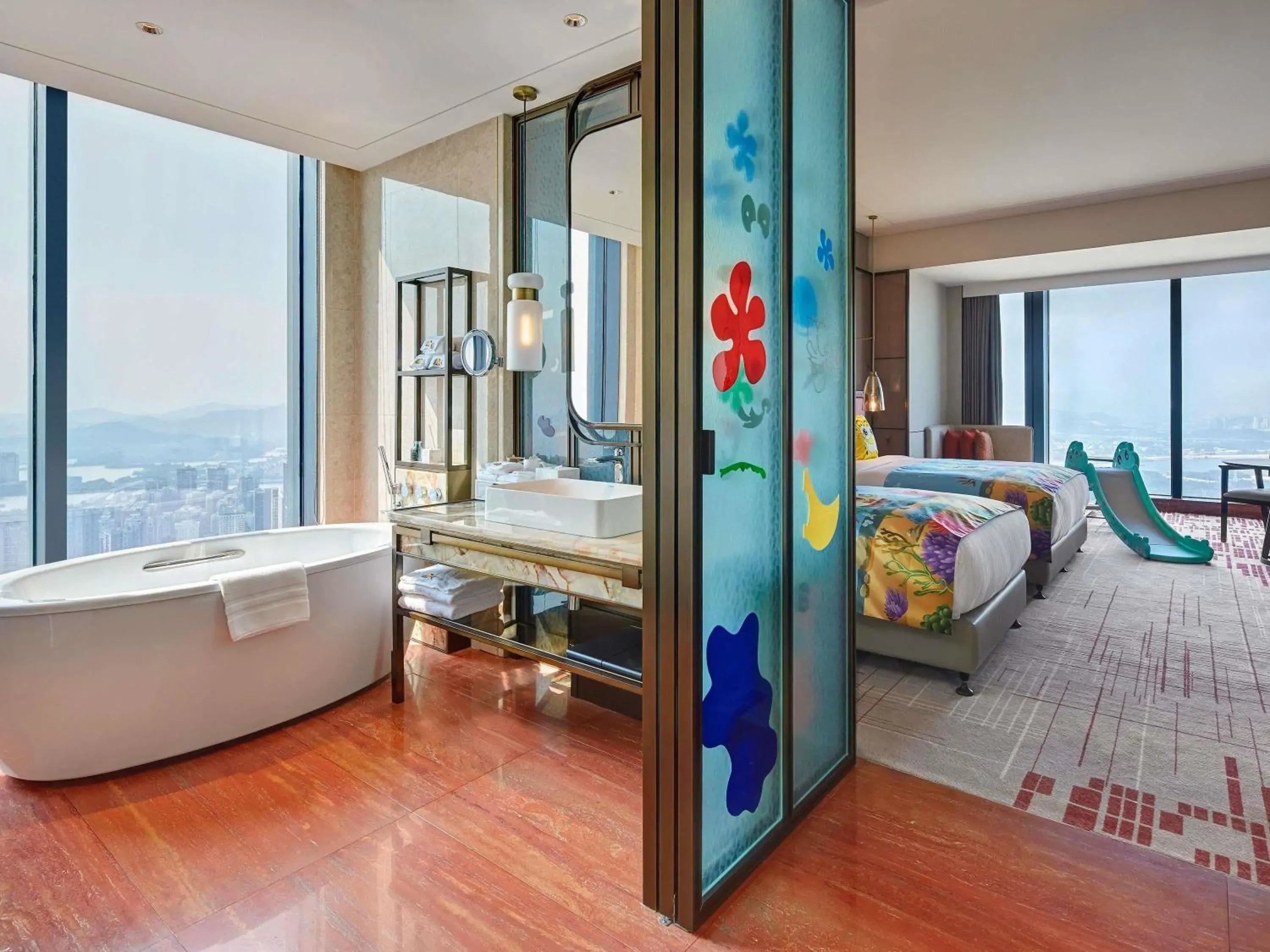 Family Room with River View - High Floor in Pullman Huizhou Kaisa Family Room with River View - High Floor in Pullman Huizhou Kaisa