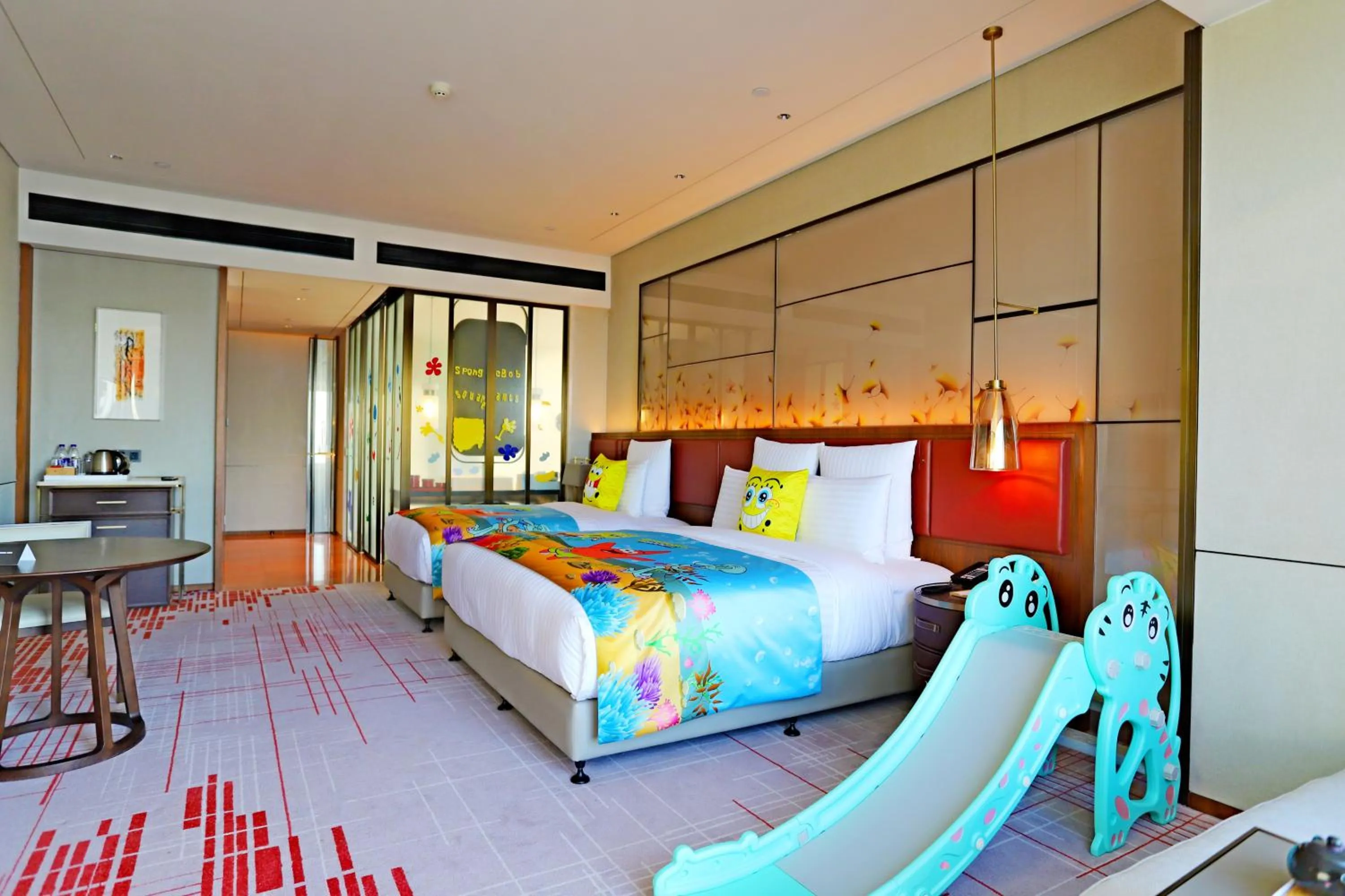 Photo of the whole room, Bed in Pullman Huizhou Kaisa