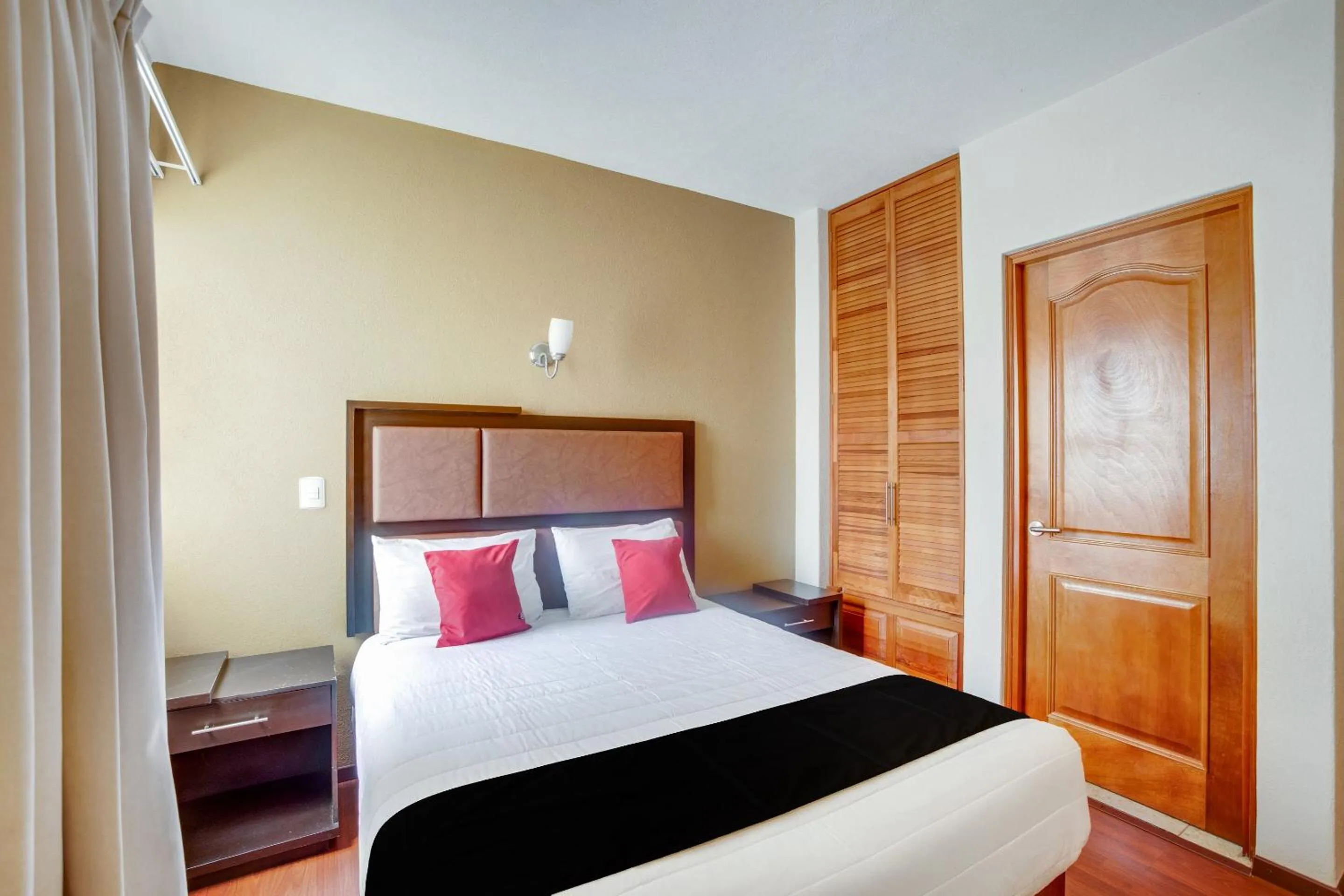 Bedroom, Bed in Hotel Patzcuaro