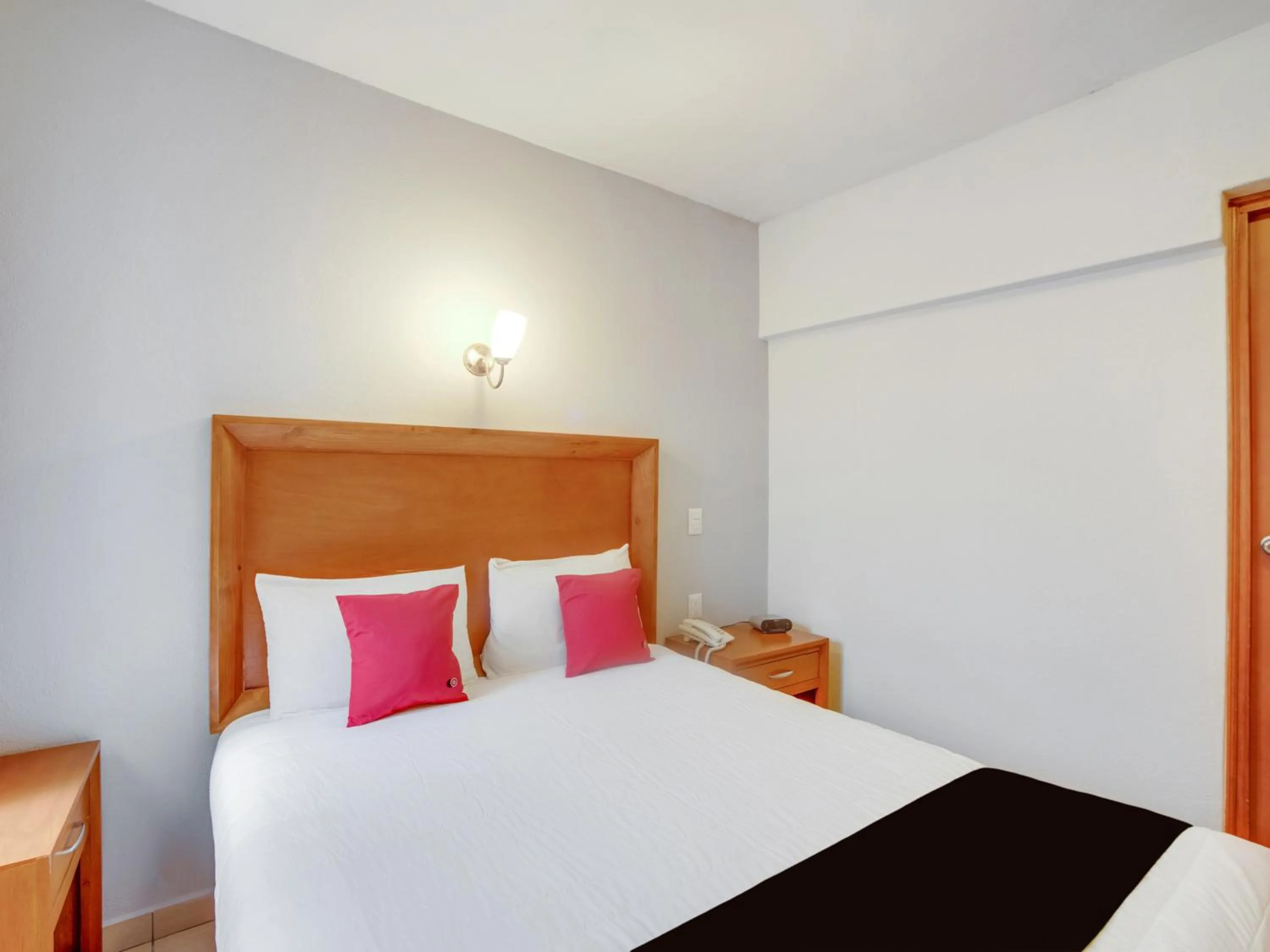 Bedroom, Bed in Hotel Patzcuaro