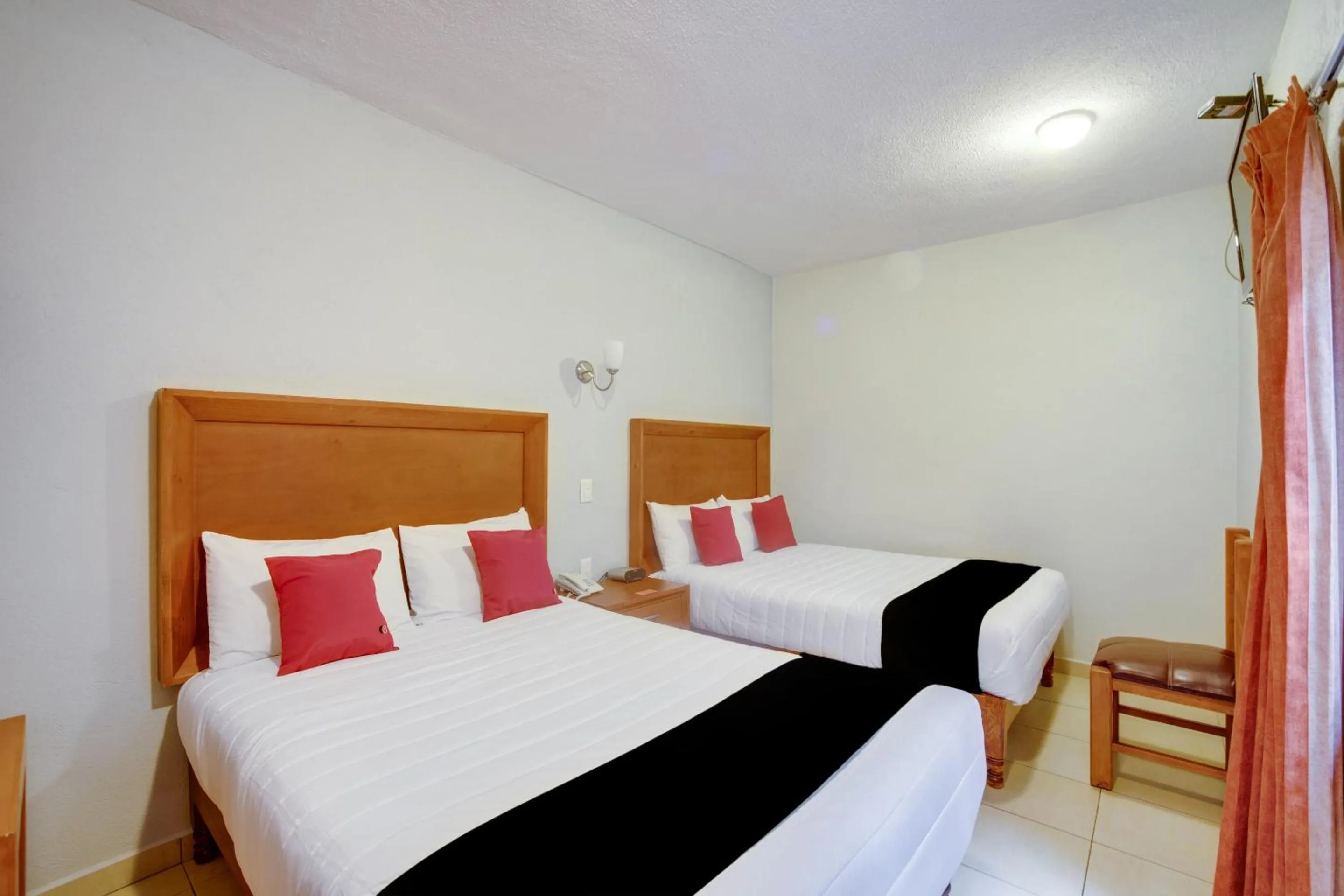 Bedroom, Bed in Hotel Patzcuaro