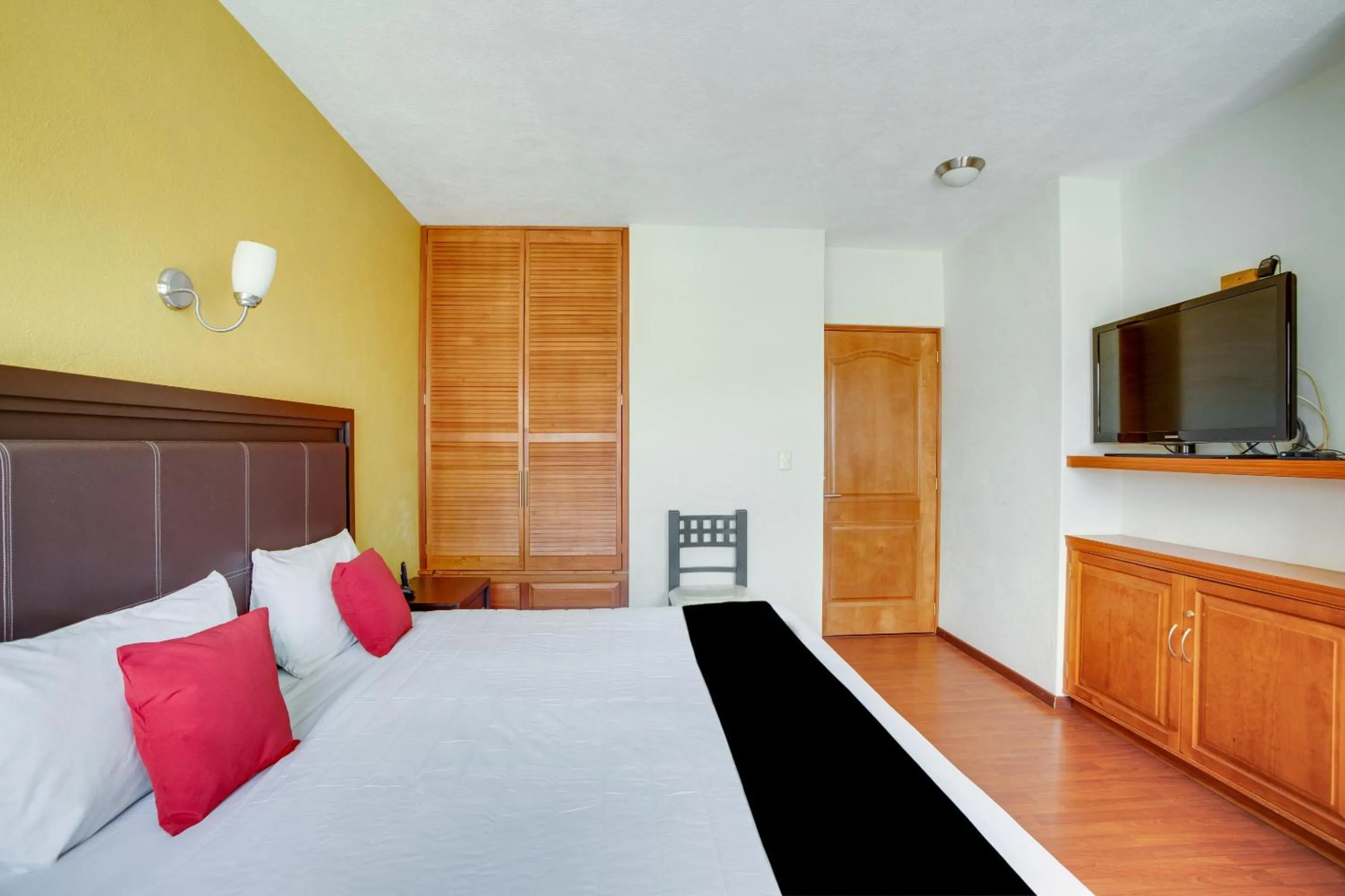 Bedroom, Bed in Hotel Patzcuaro