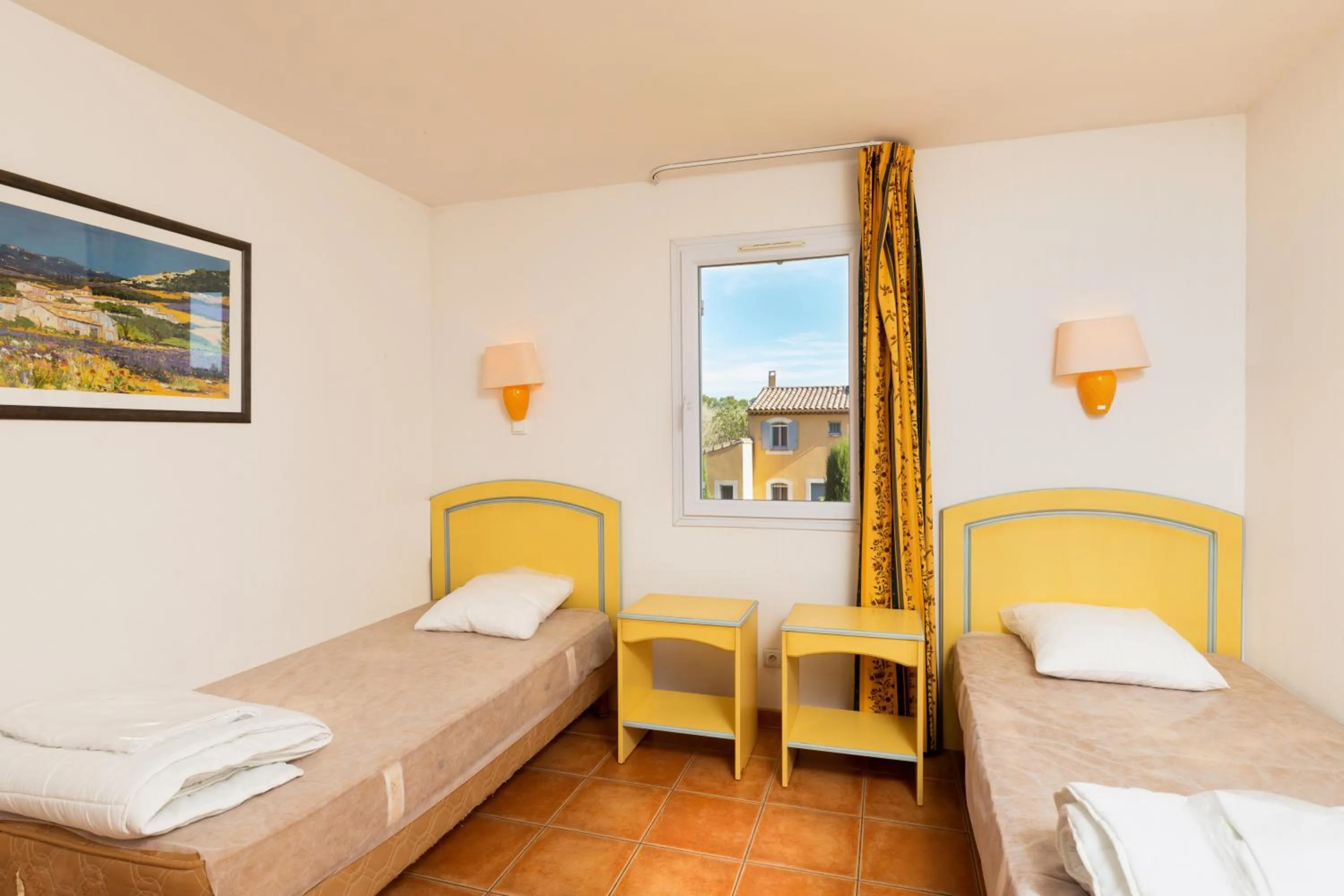 Photo of the whole room, Bed in SOWELL RESIDENCES Les Mazets