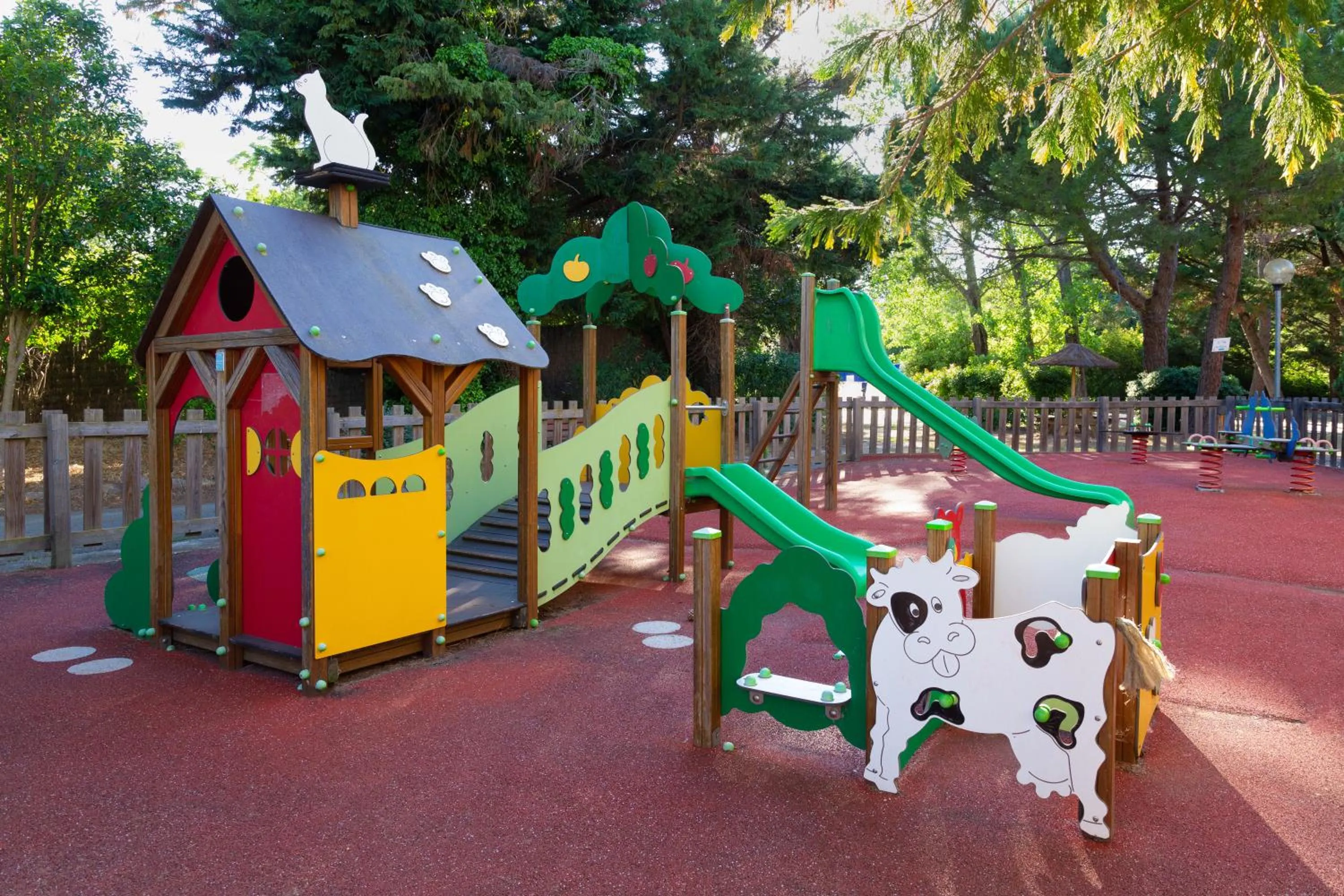 Children play ground in SOWELL RESIDENCES Les Mazets