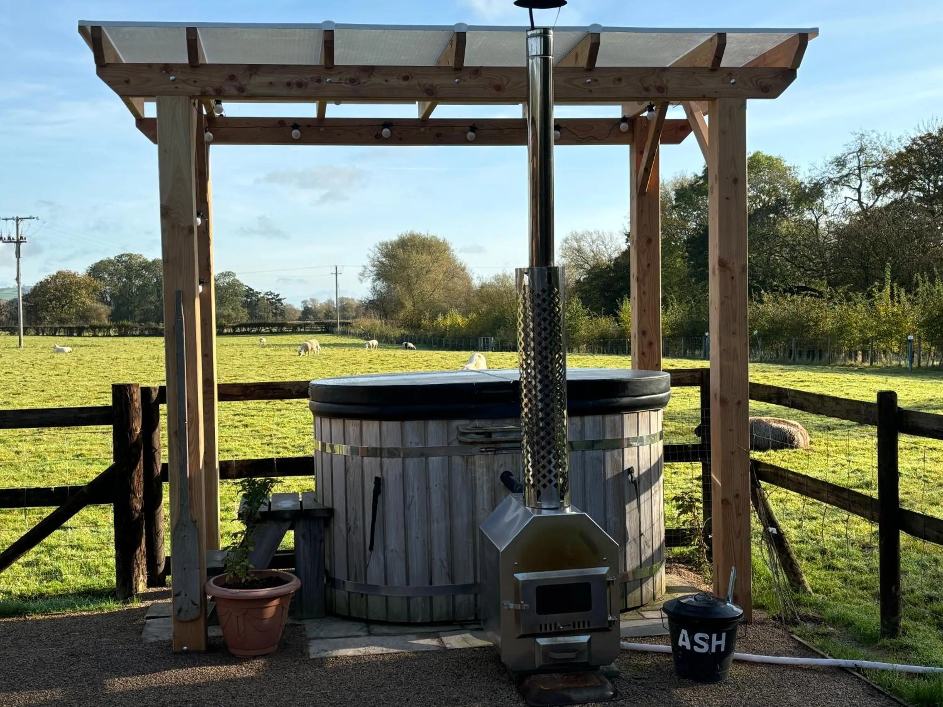 Hot Tub in Bron Hafren