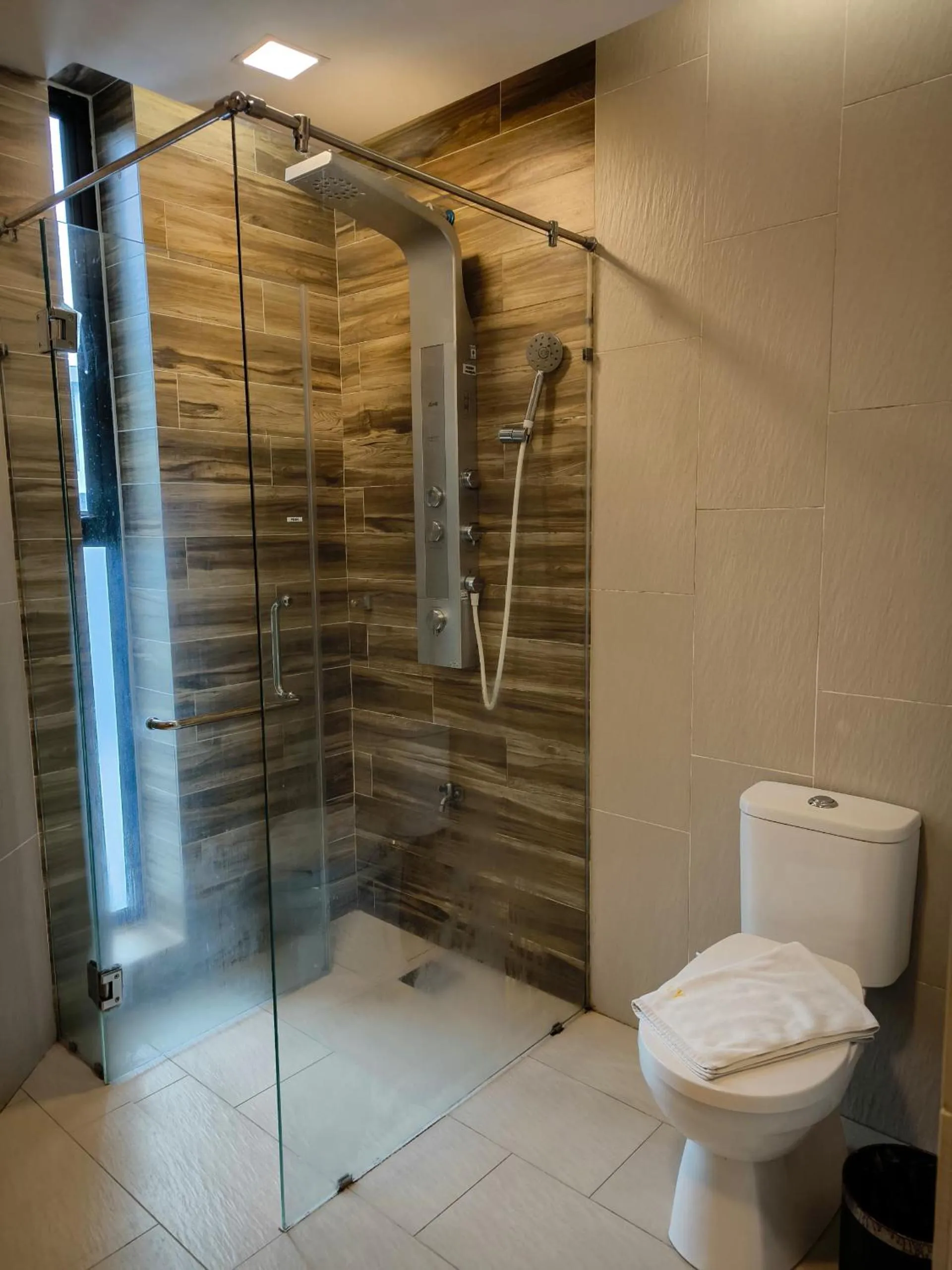 Bathroom in Roxy Hotel Padungan