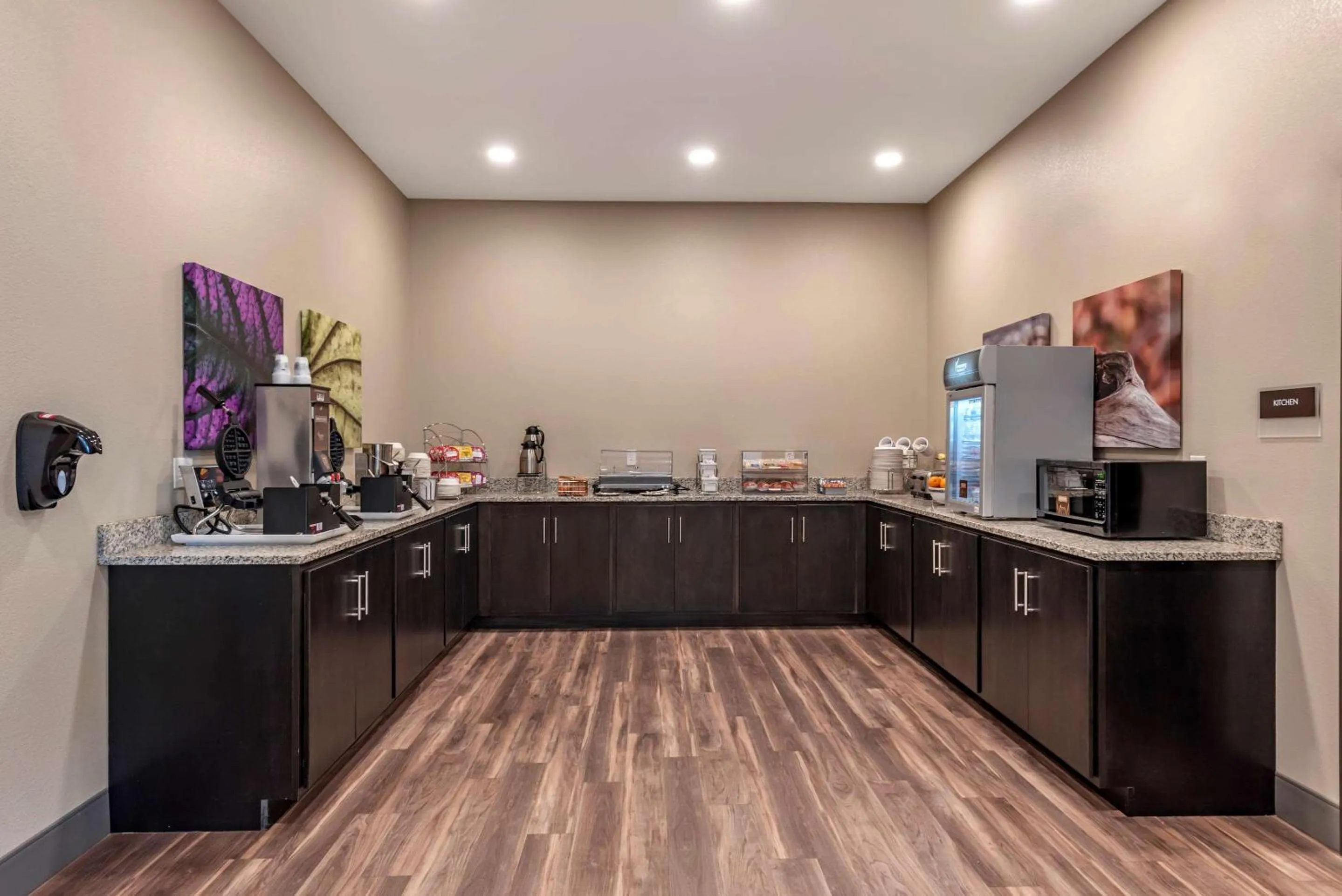 Restaurant/places to eat in MainStay Suites Newberry - Crane