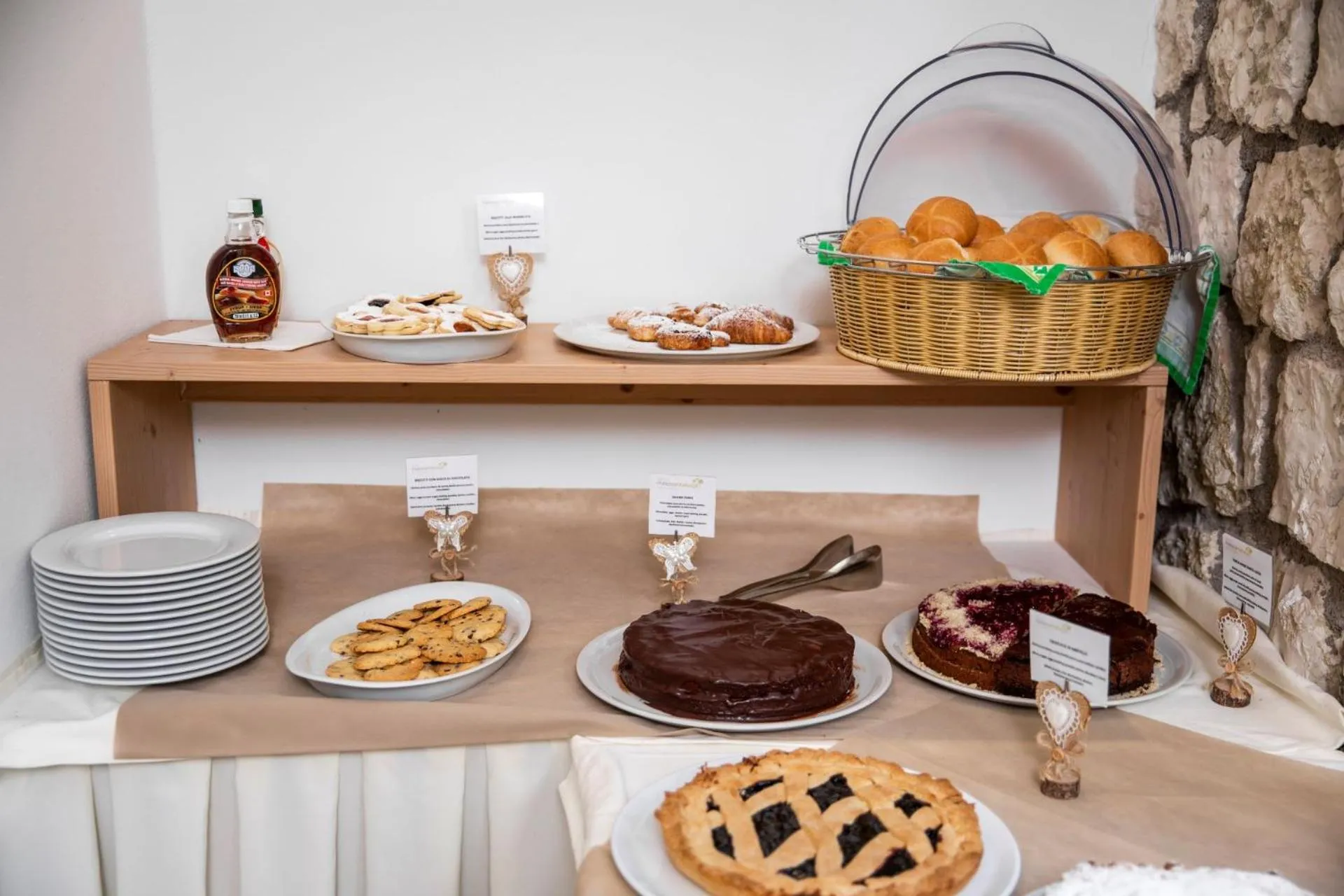 Buffet breakfast in Maso Agritur Santa Lucia