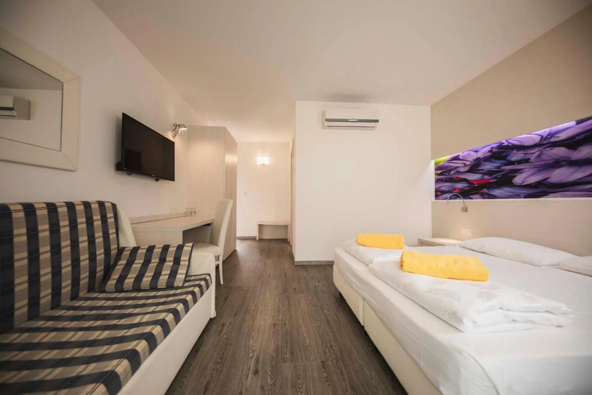 Photo of the whole room, Bed in Maso Agritur Santa Lucia