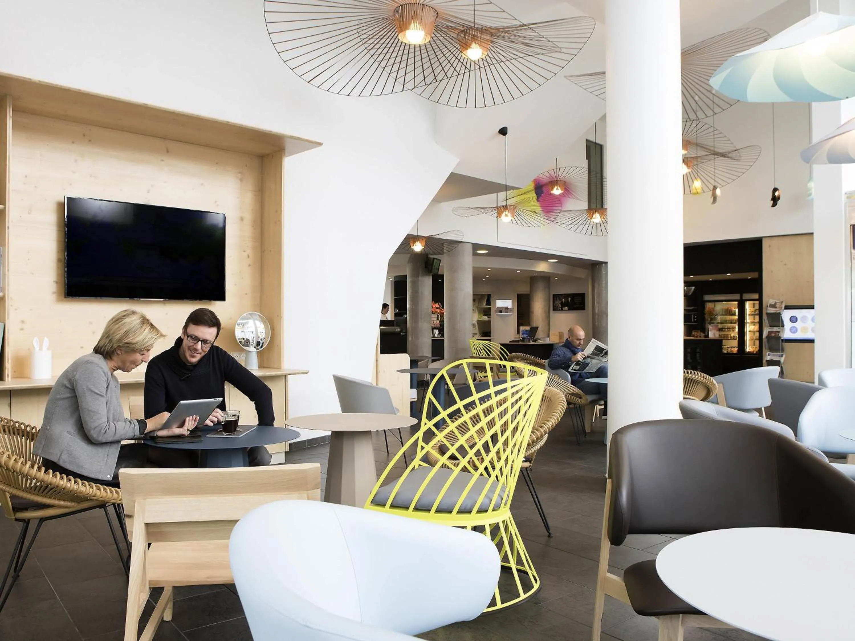 Lounge or bar in Novotel Suites Lille Europe