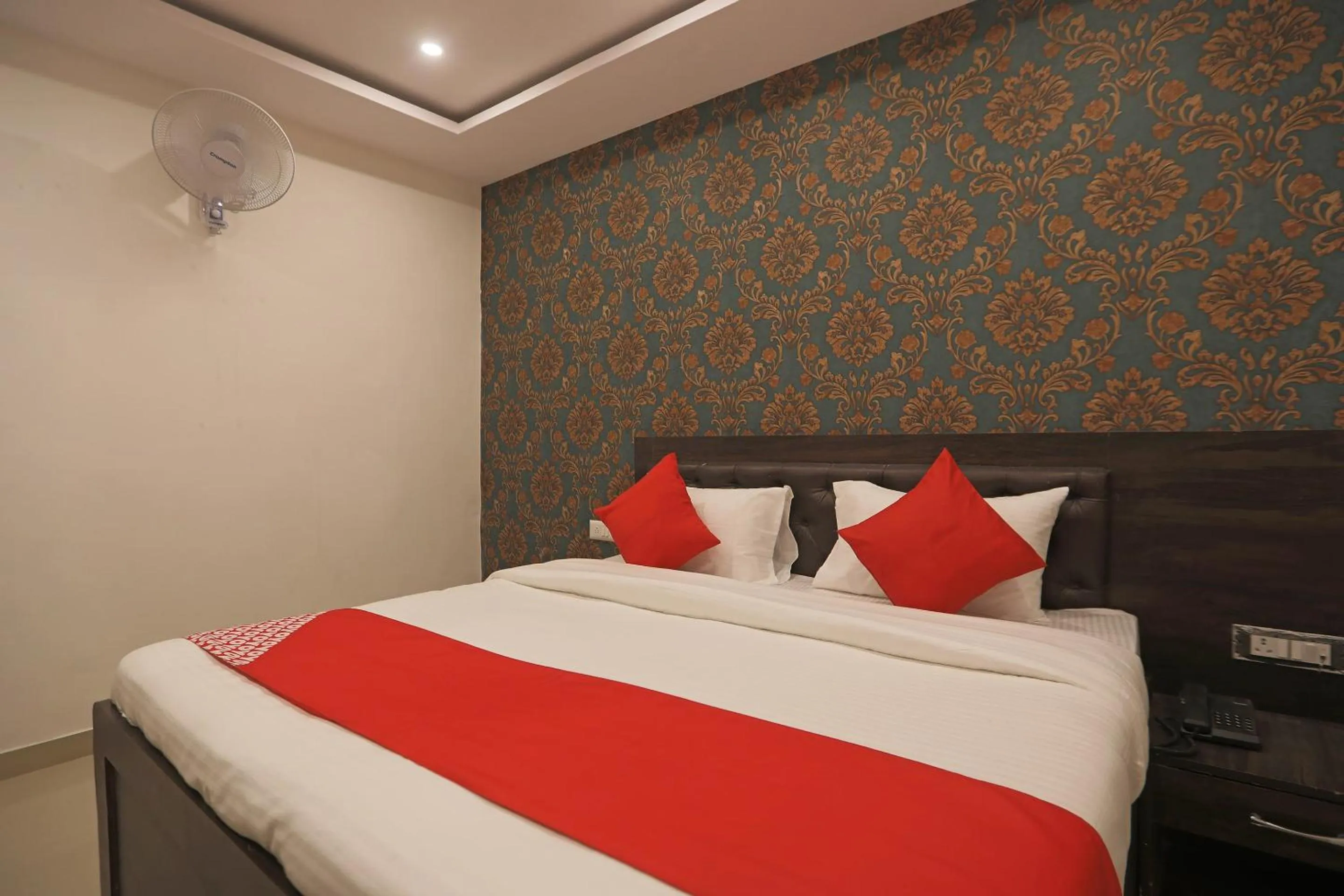 Bedroom, Bed in Hotel O City Residency