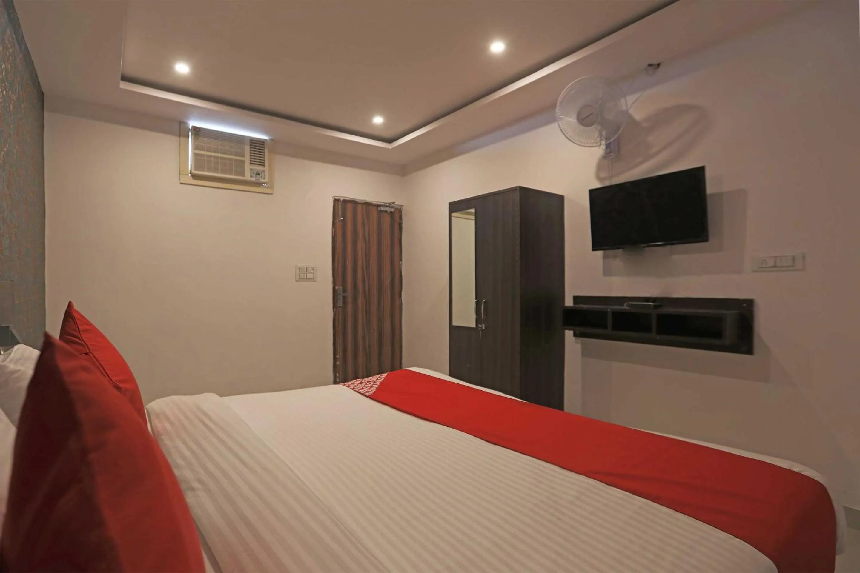 Bedroom, Bed in Hotel O City Residency