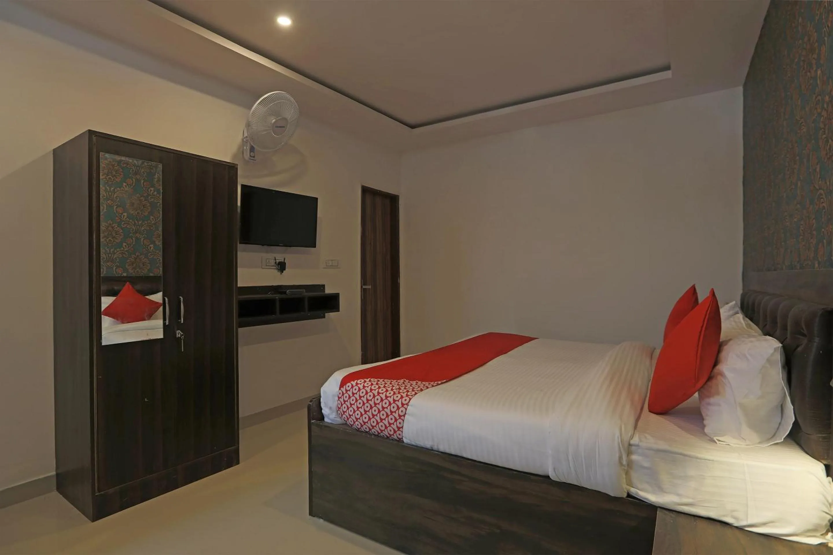 Bedroom, Bed in Hotel O City Residency