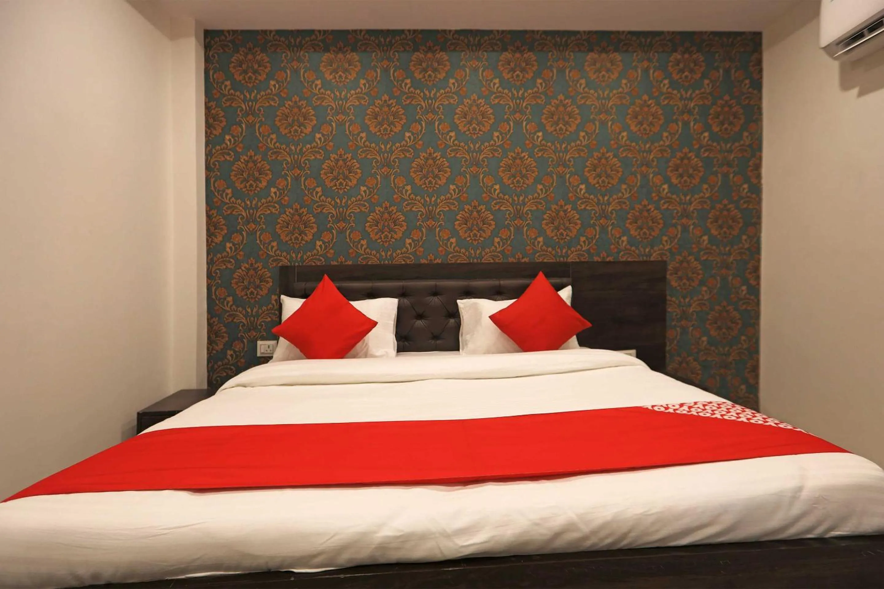 Bedroom, Bed in Hotel O City Residency