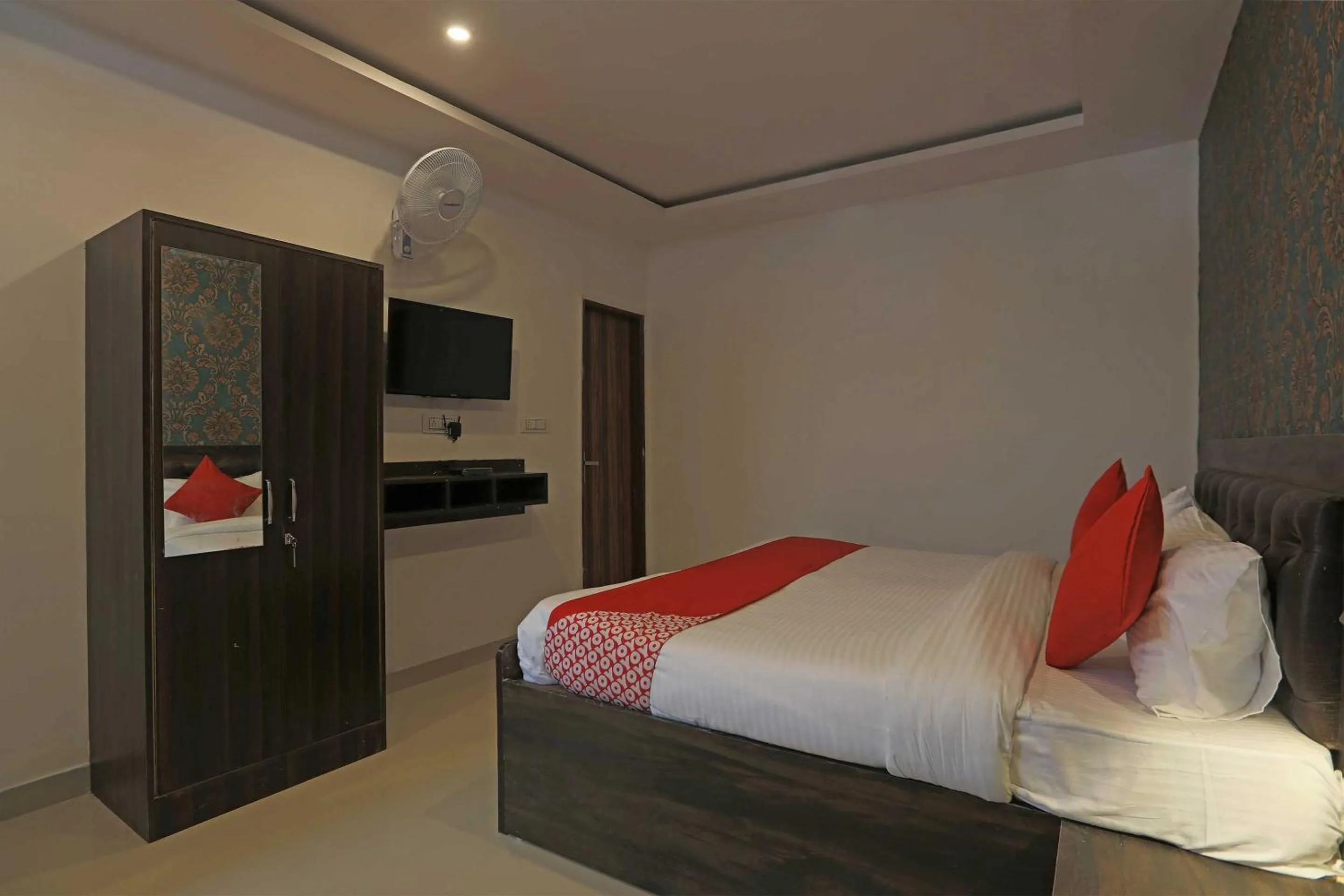Bedroom, Bed in Hotel O City Residency