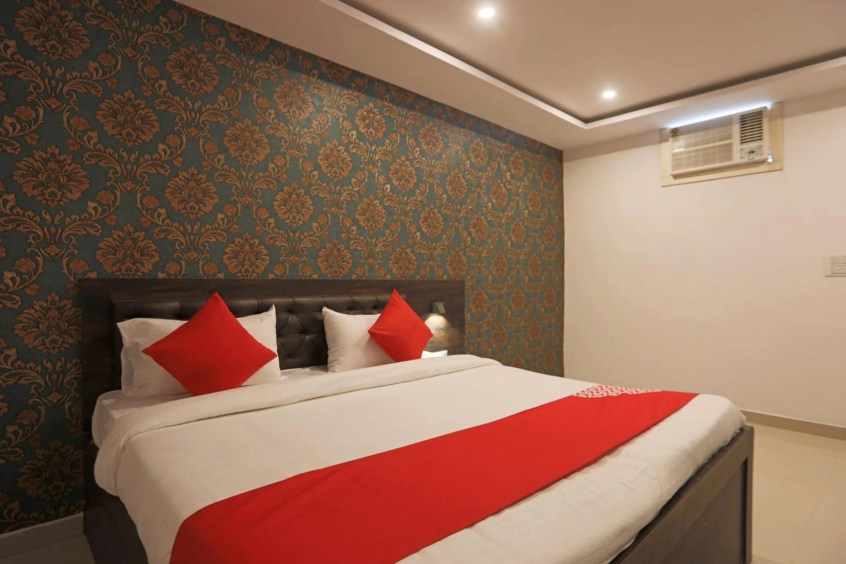 Bedroom, Bed in Hotel O City Residency