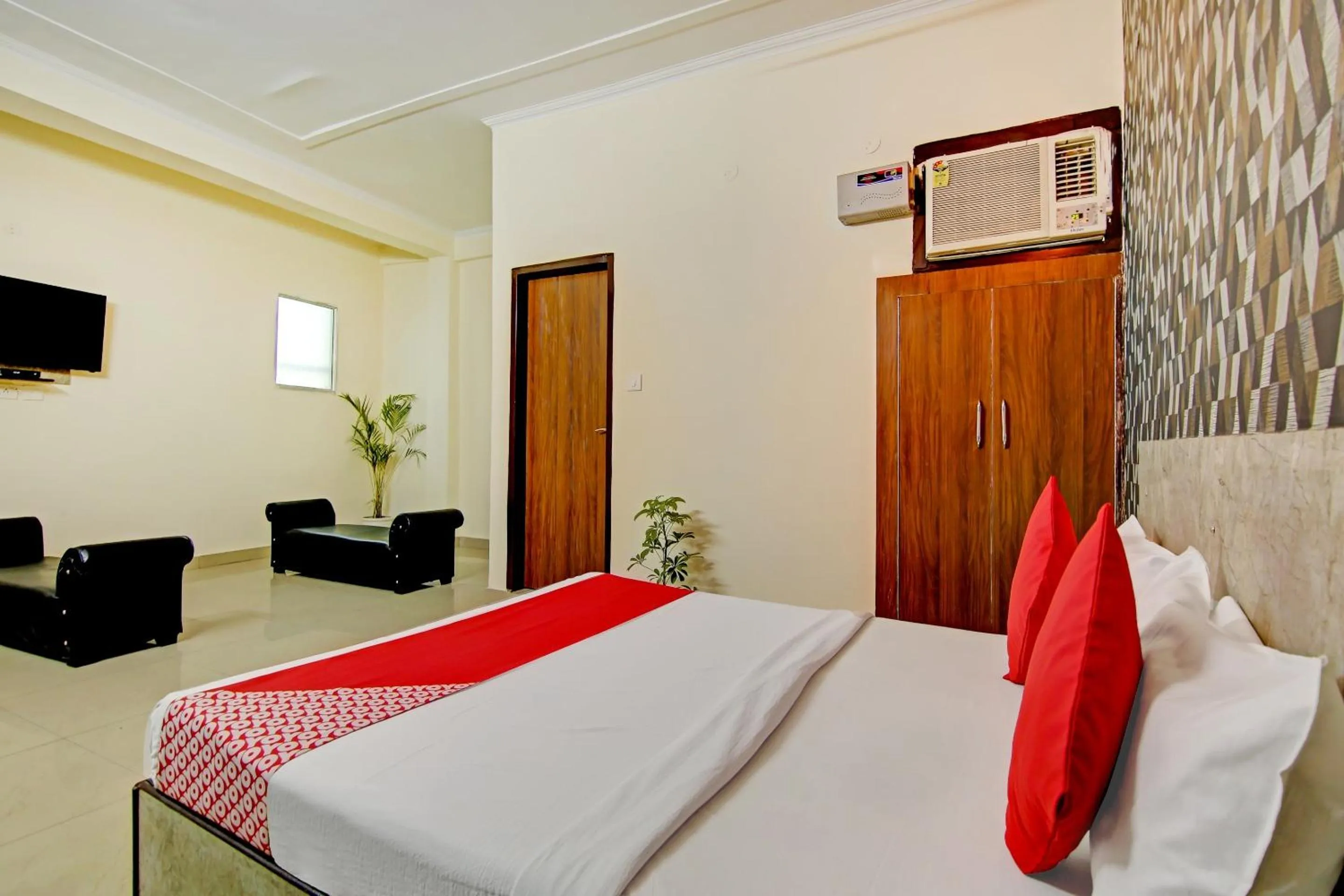 Lobby or reception, Bed in Hotel O SKY INN