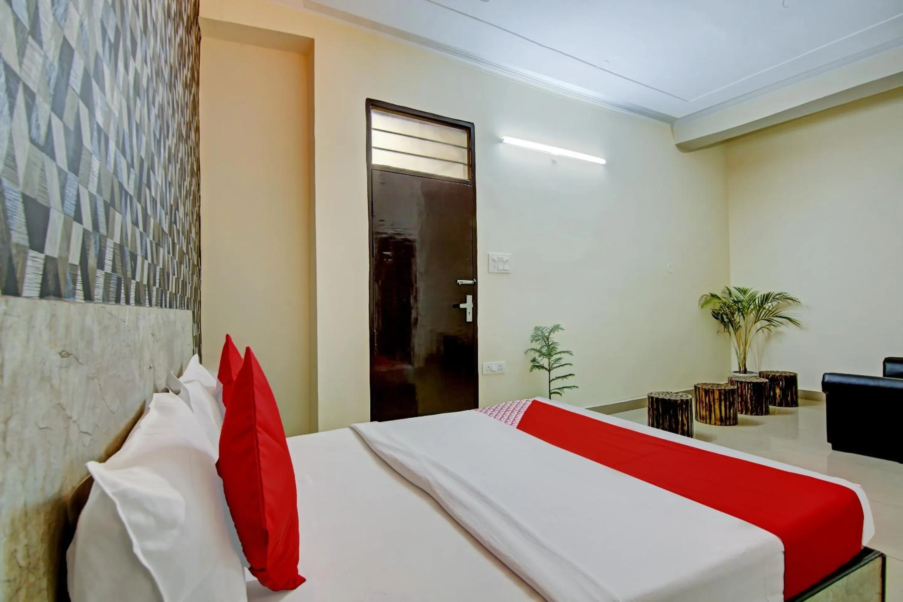 Bedroom, Bed in Hotel O SKY INN