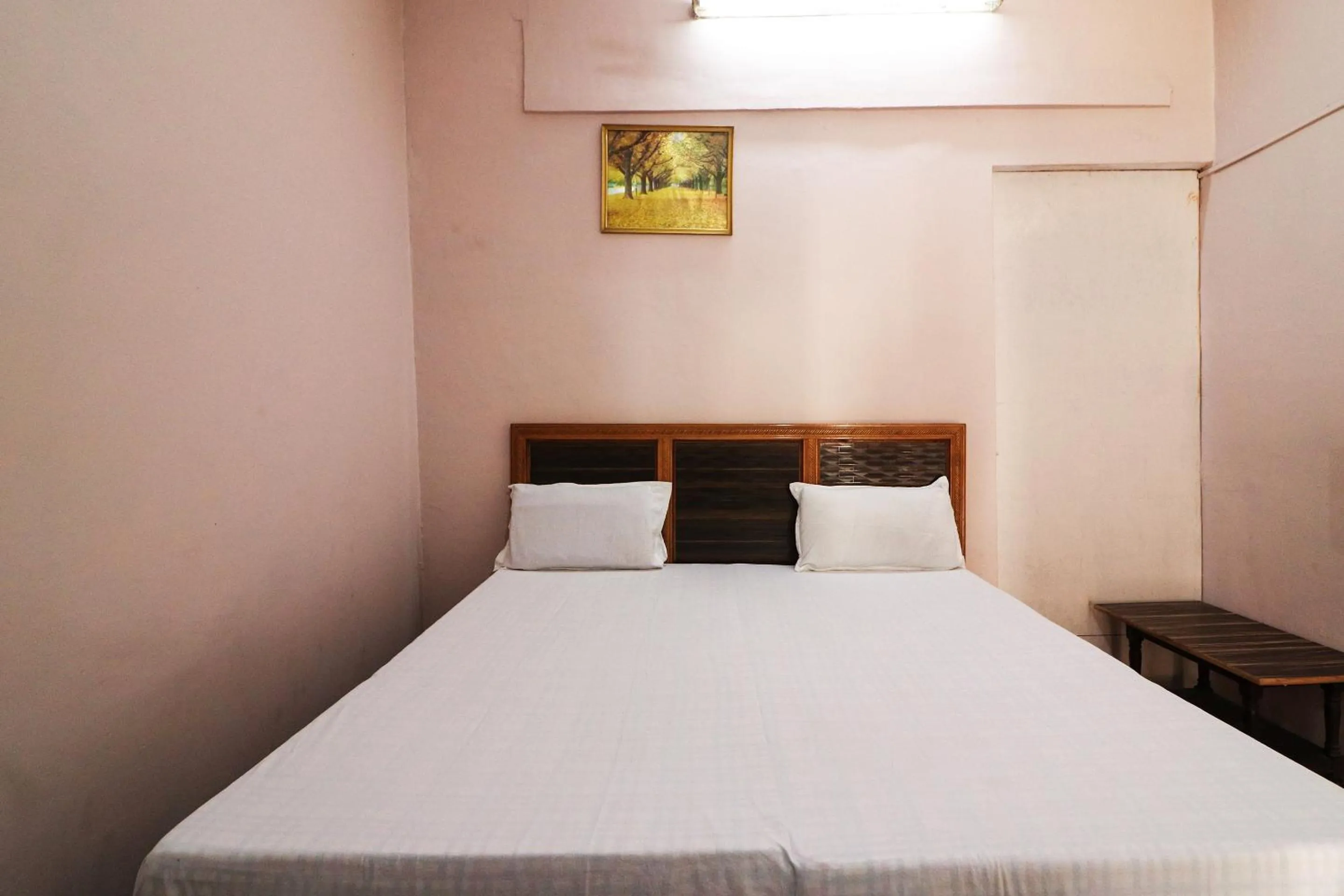 Bedroom, Bed in Hotel O Jyoti Palace