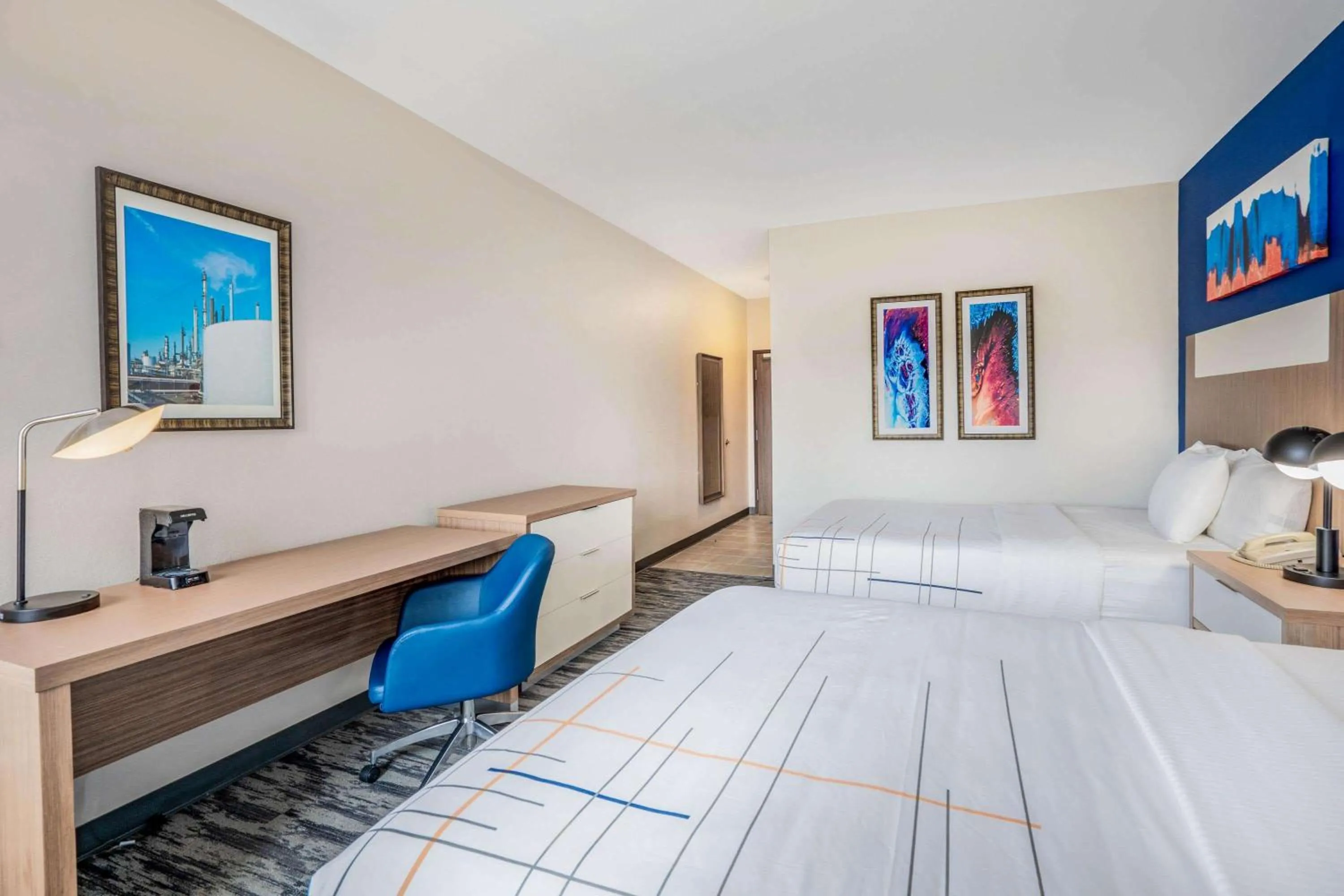 Bedroom in La Quinta Inn & Suites Katy-Mills by Wyndham Katy