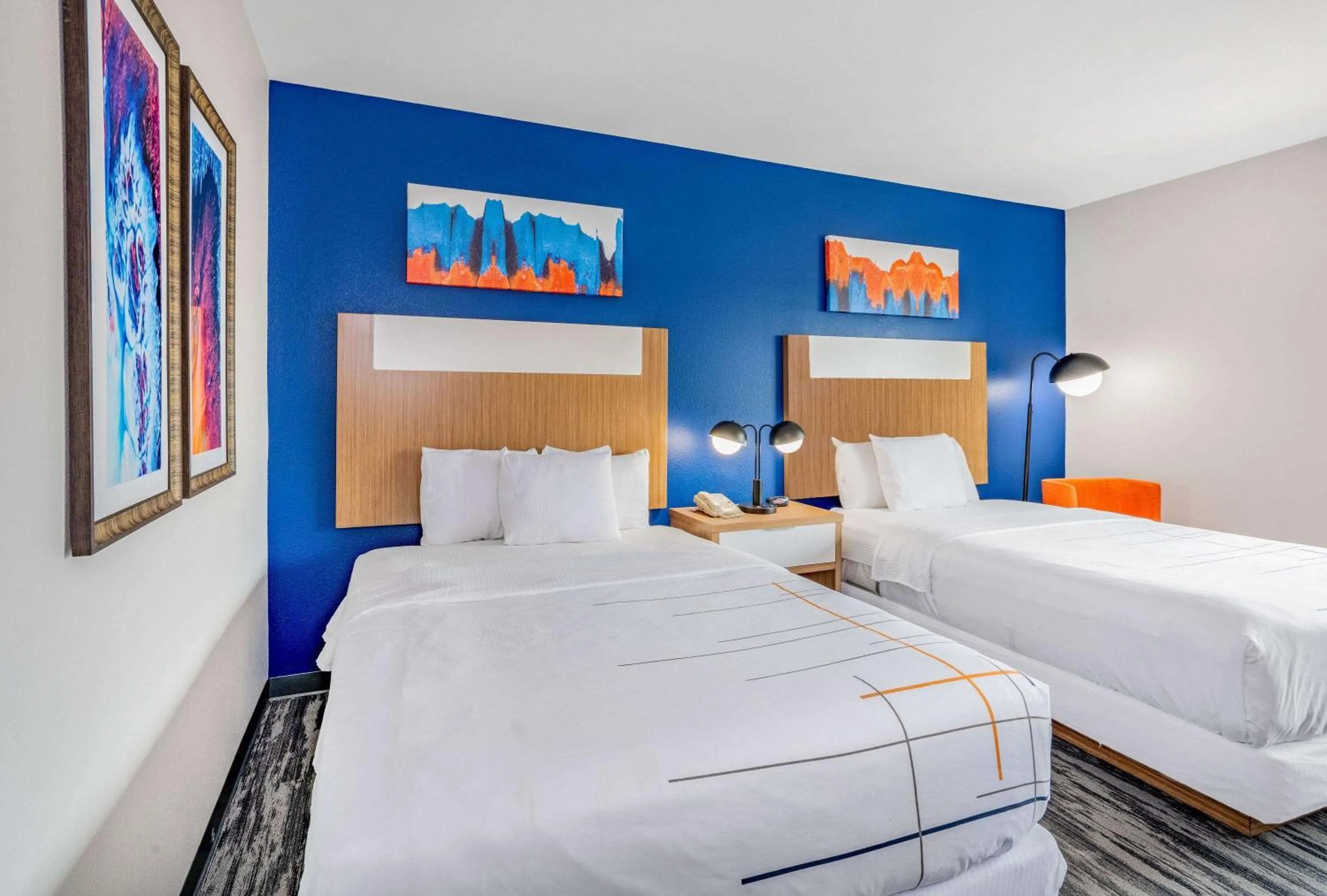 Photo of the whole room in La Quinta Inn & Suites Katy-Mills by Wyndham Katy