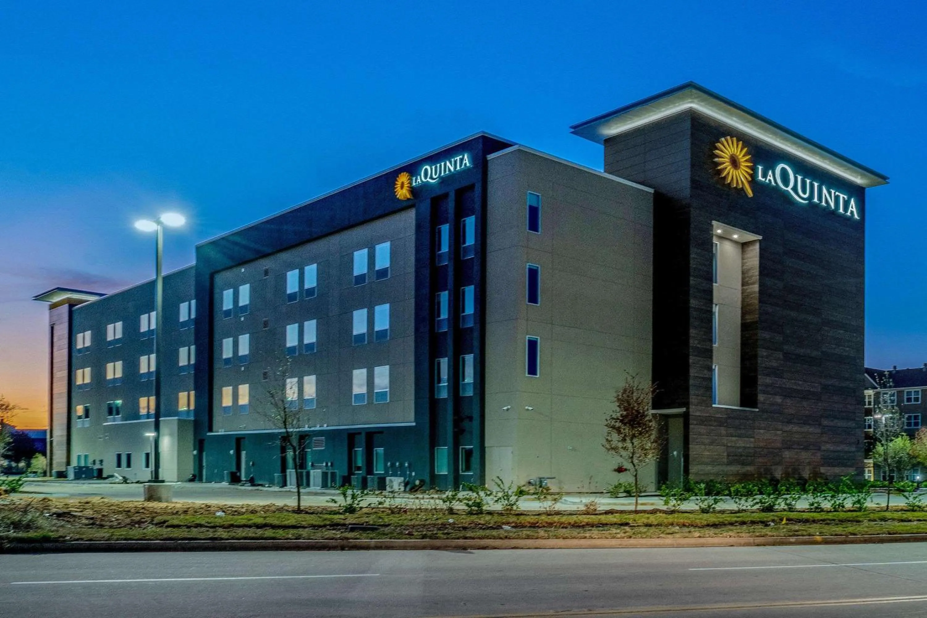 Property building in La Quinta Inn & Suites Katy-Mills by Wyndham Katy